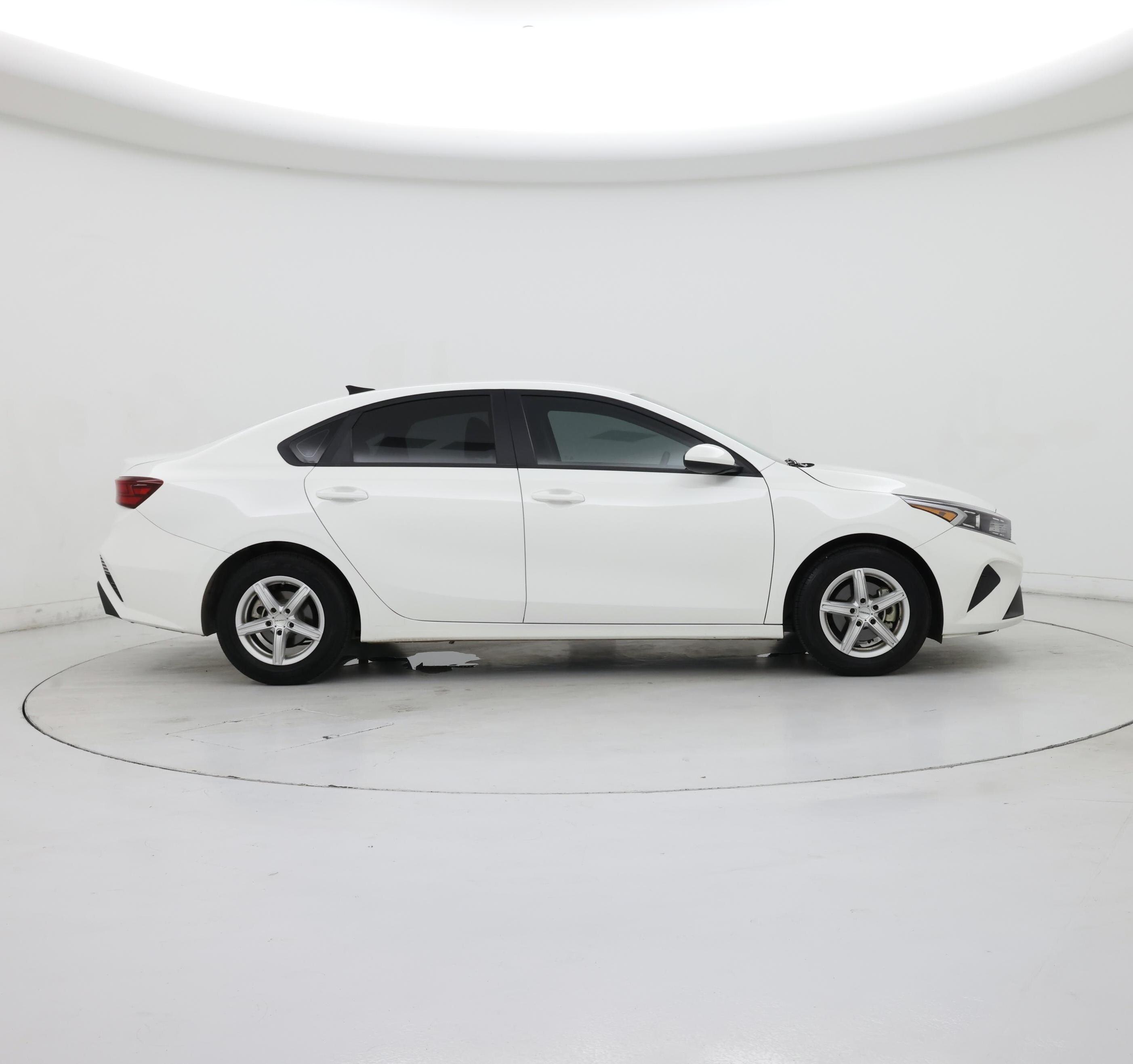 Thumbnail: 2023 Kia Forte - 7