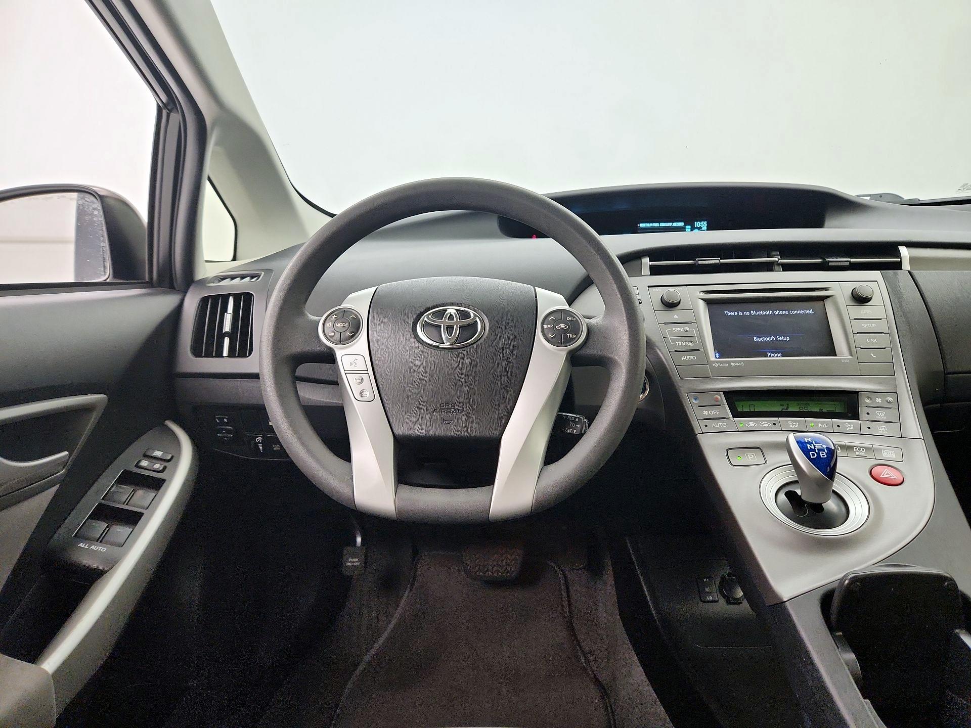 Thumbnail: 2014 Toyota Prius - 10