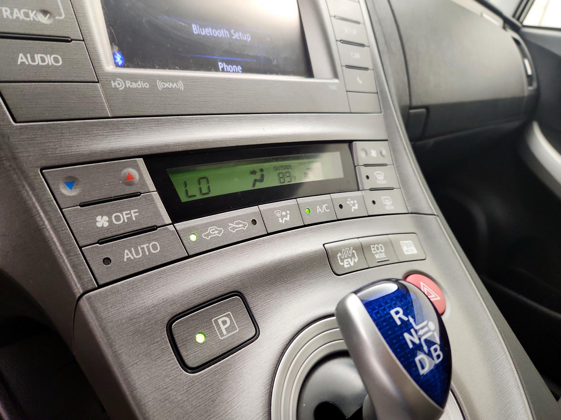 Thumbnail: 2014 Toyota Prius - 16
