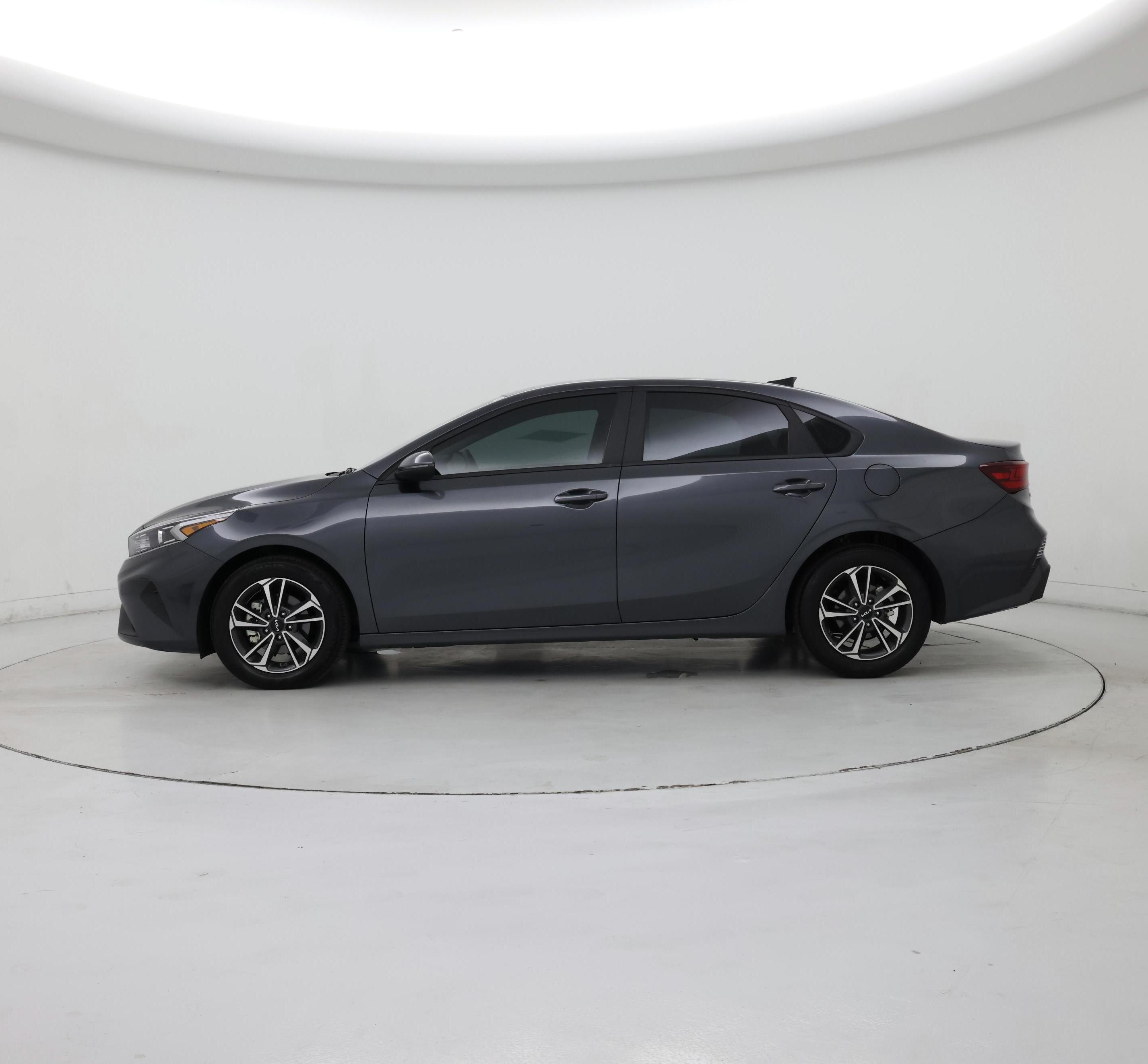 Thumbnail: 2024 Kia Forte - 3