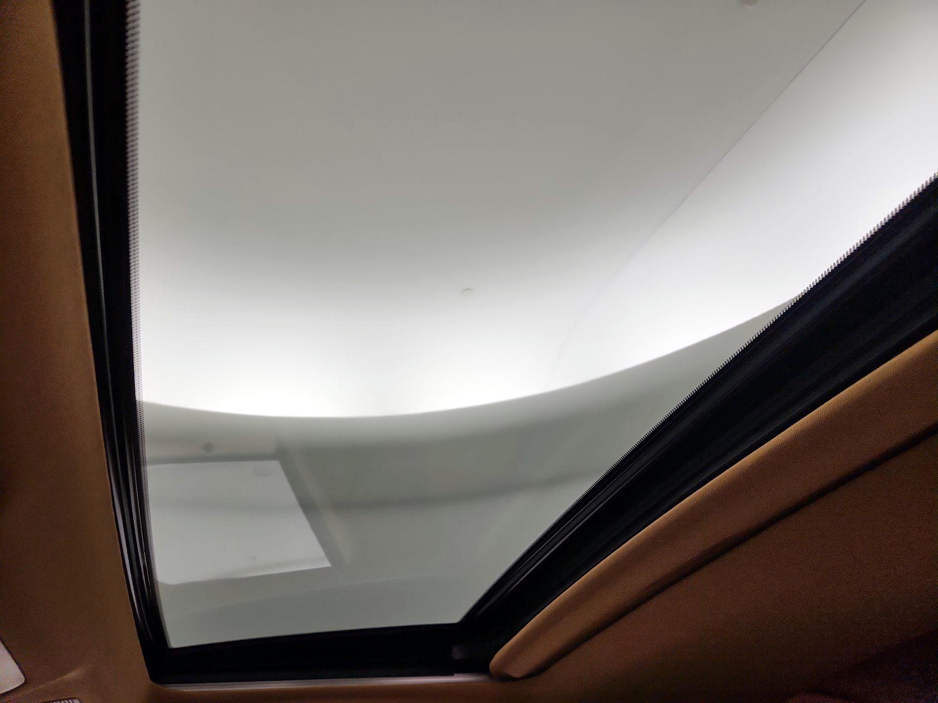 Thumbnail: 2022 Lexus ES - 19