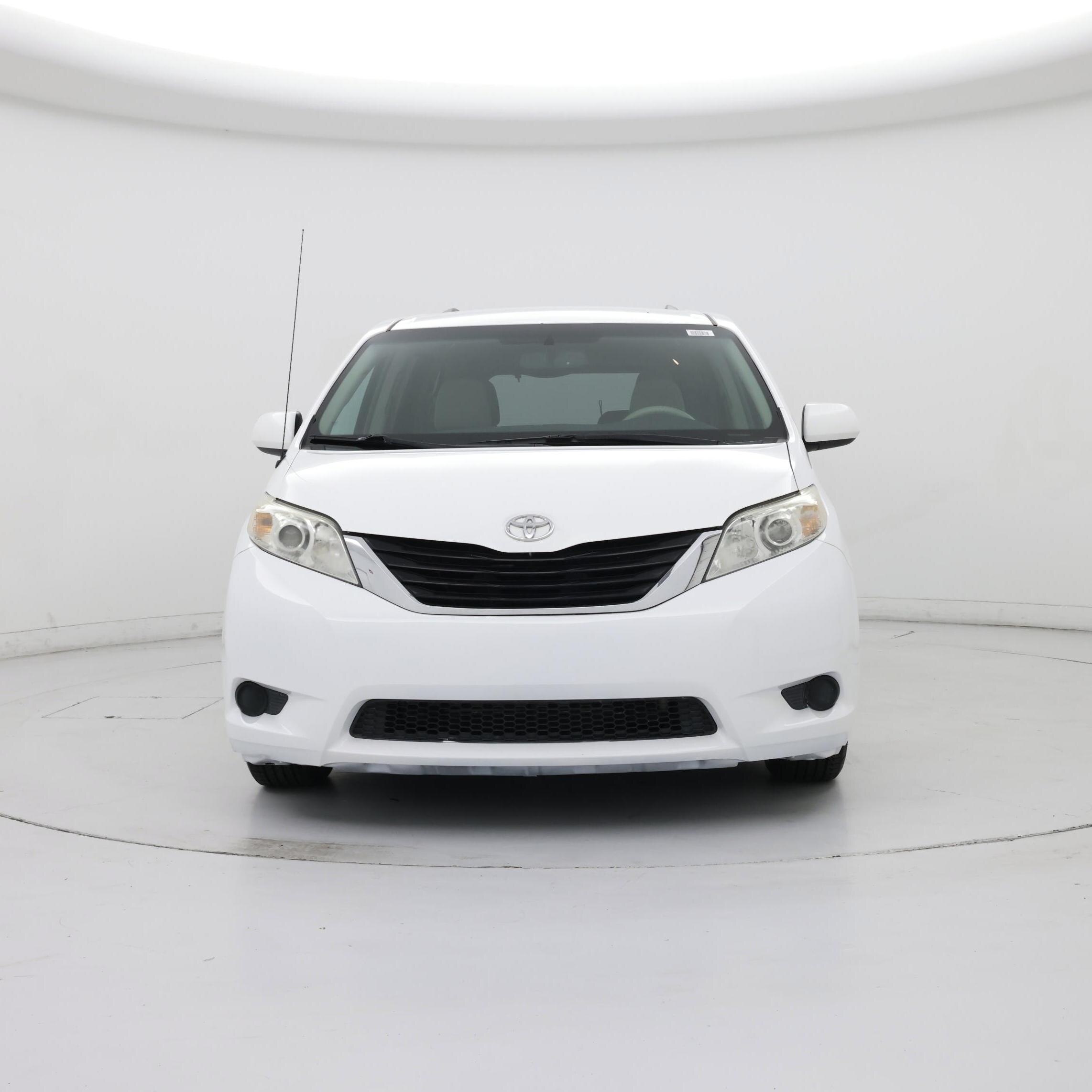 Thumbnail: 2014 Toyota Sienna - 5