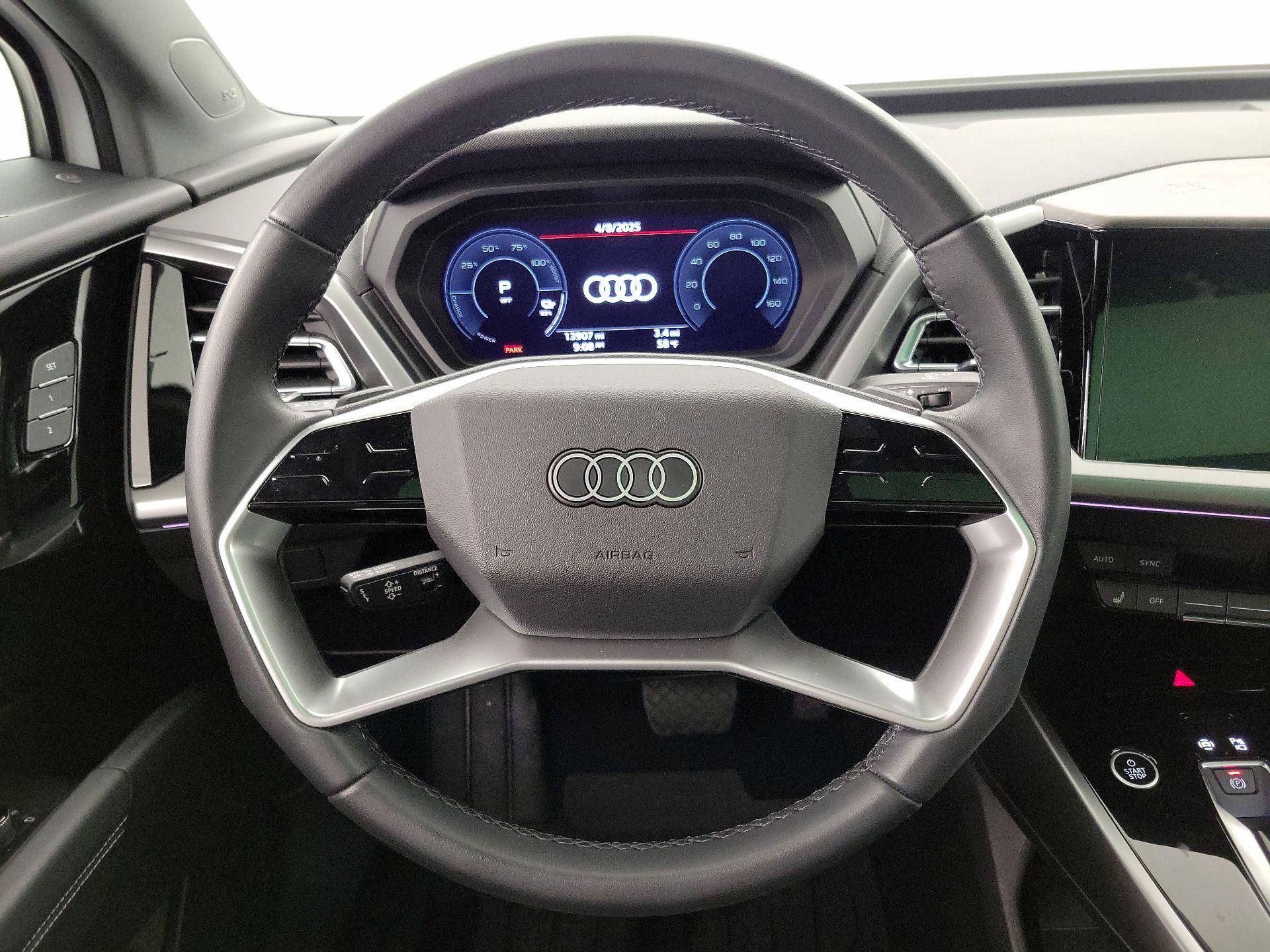 Thumbnail: 2022 Audi Q4 e-tron - 10