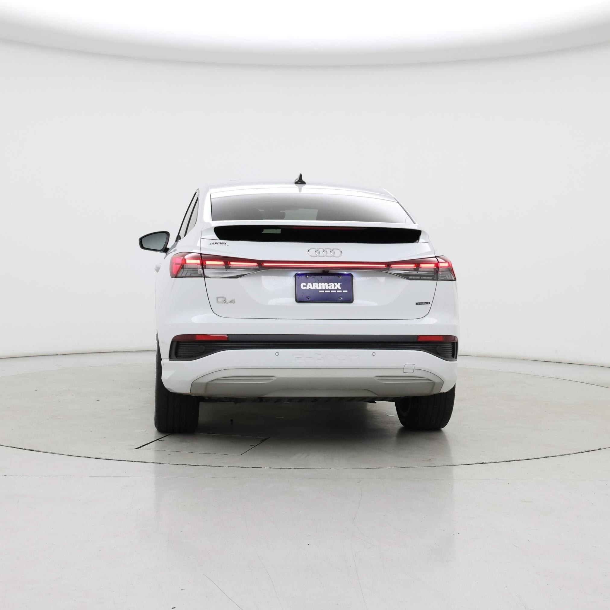 Thumbnail: 2022 Audi Q4 e-tron - 6