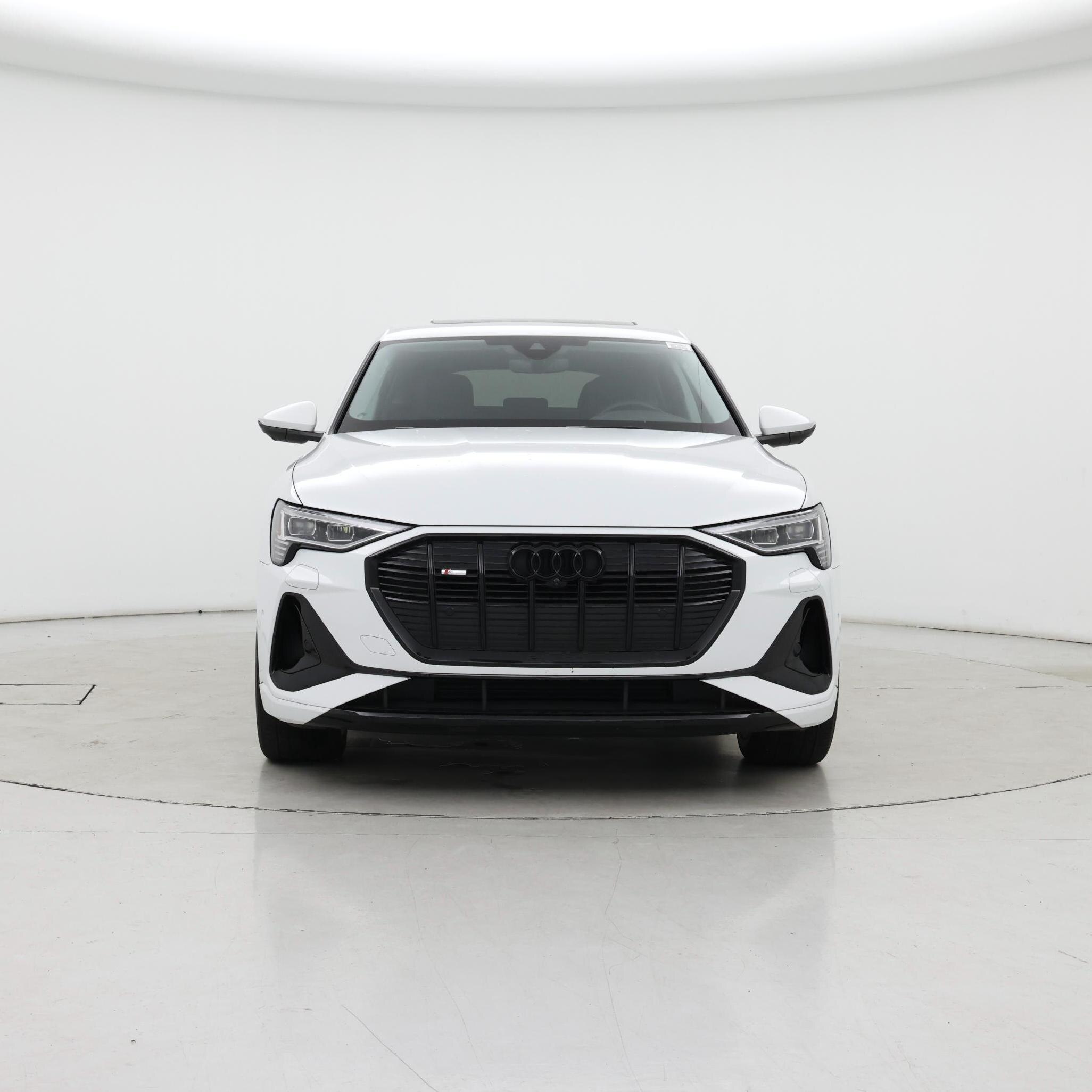 Thumbnail: 2022 Audi e-tron S - 5