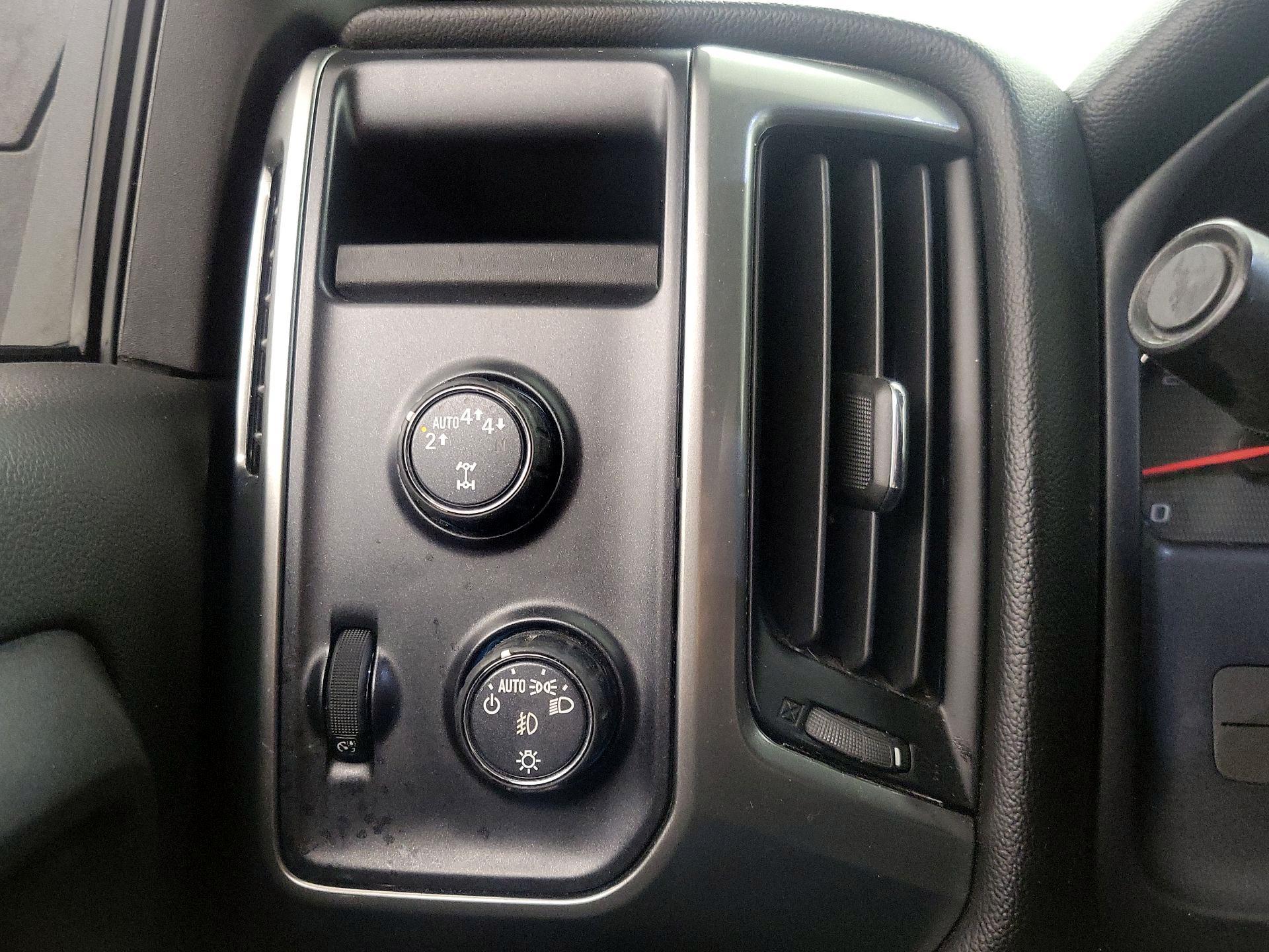Thumbnail: 2018 Chevrolet Silverado 1500 - 13