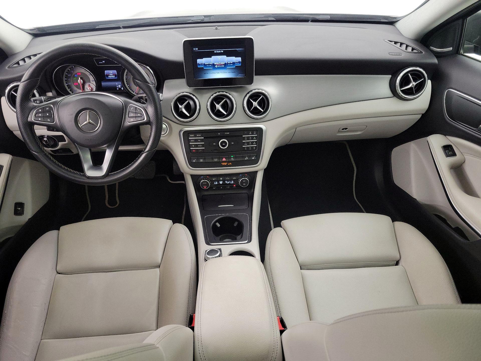 Thumbnail: 2016 Mercedes-Benz GLA - 9