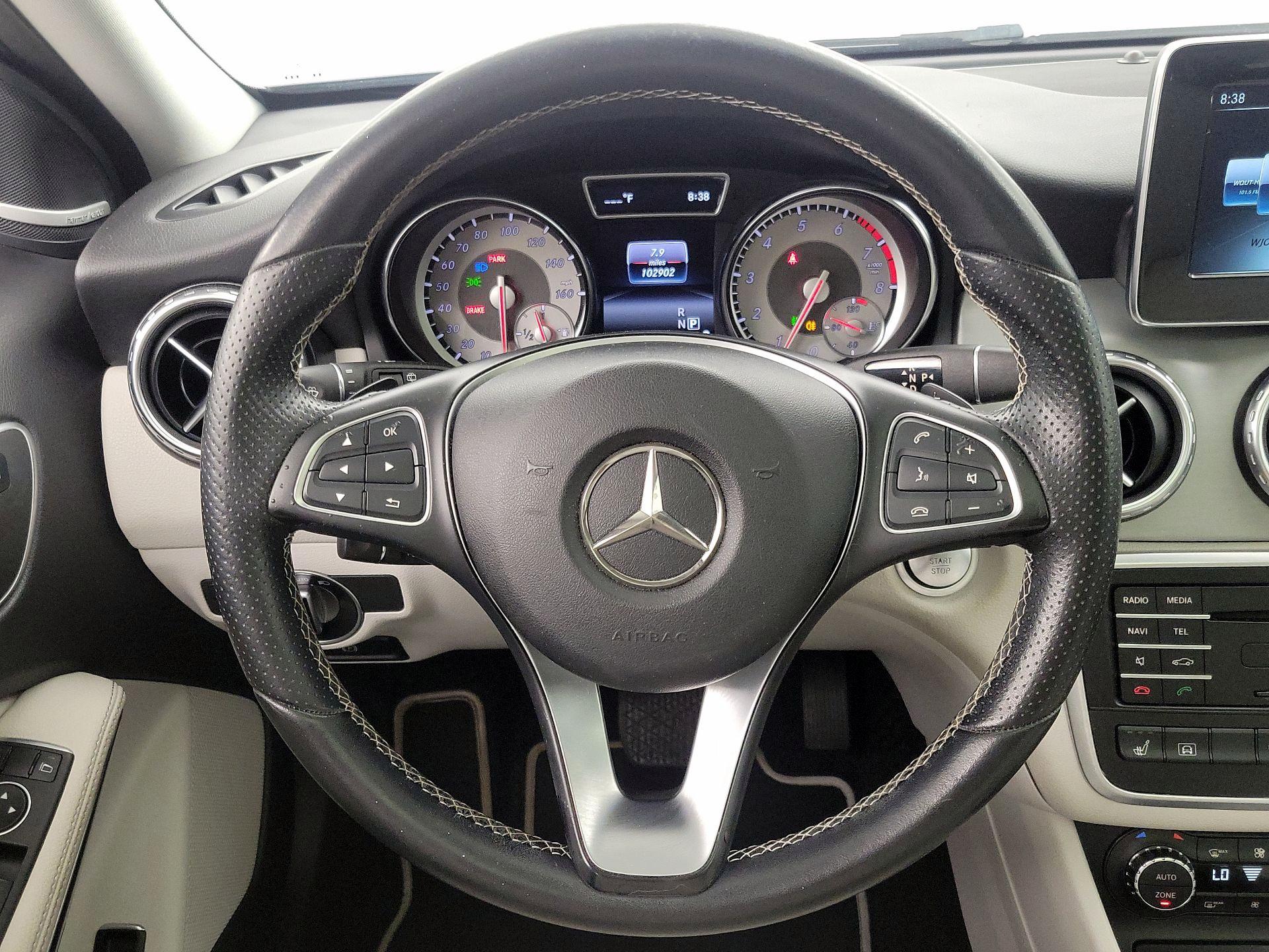 Thumbnail: 2016 Mercedes-Benz GLA - 10