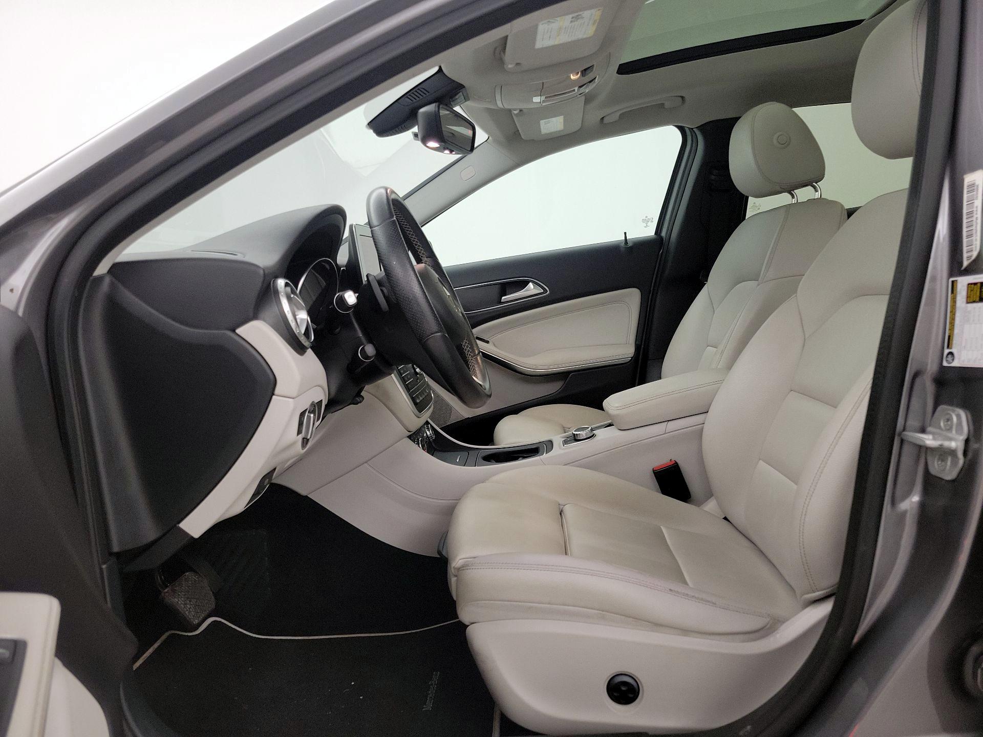 Thumbnail: 2016 Mercedes-Benz GLA - 11