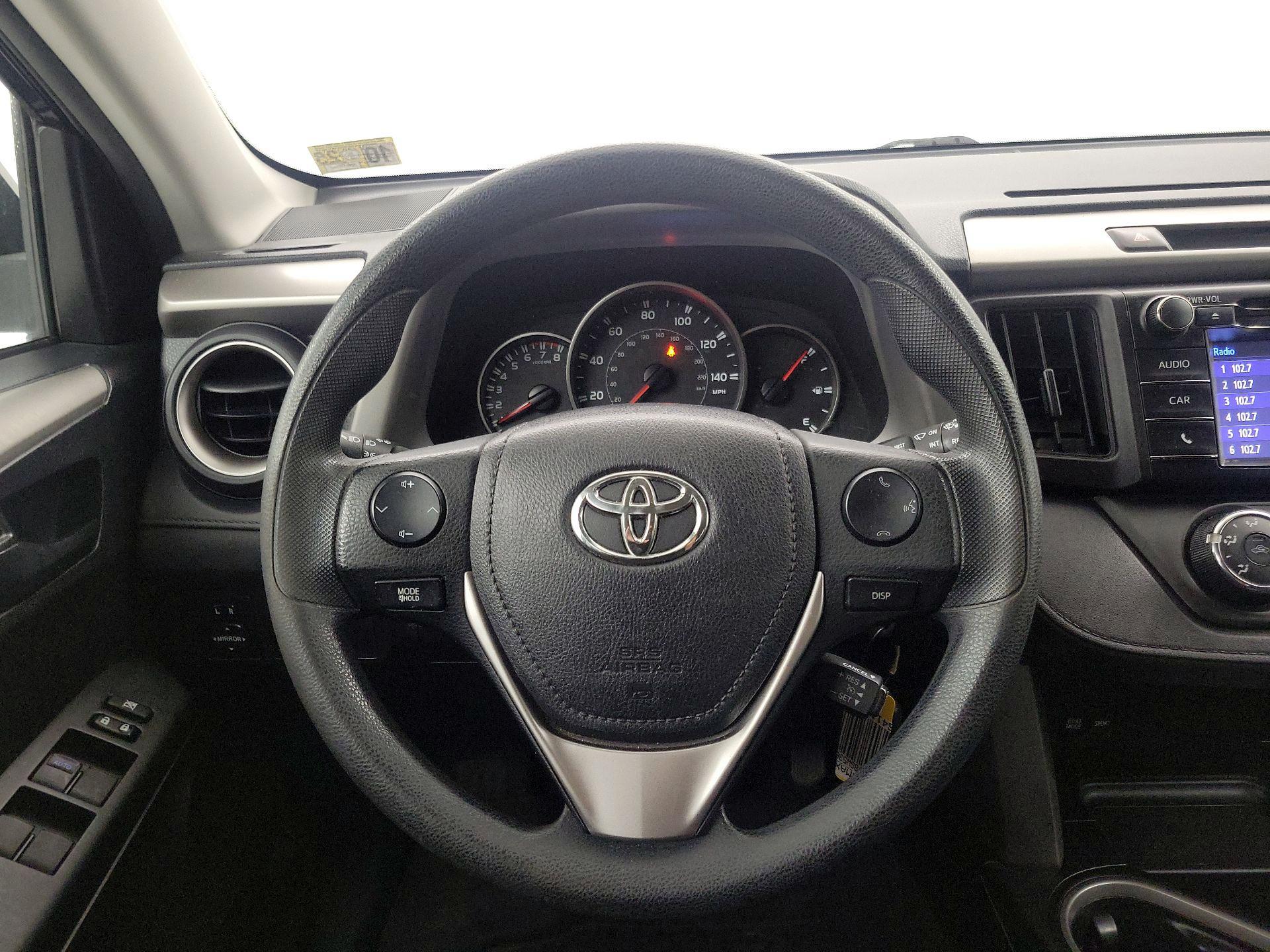 Thumbnail: 2016 Toyota RAV4 - 10