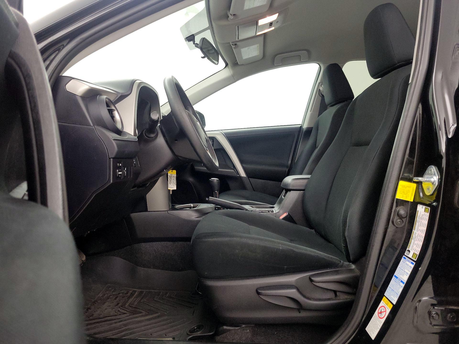 Thumbnail: 2016 Toyota RAV4 - 11