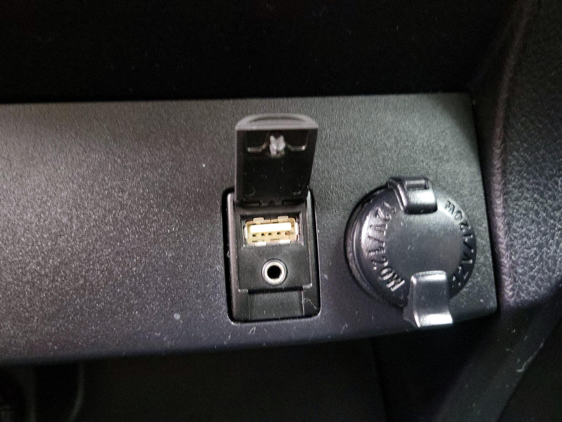 Thumbnail: 2016 Toyota RAV4 - 18