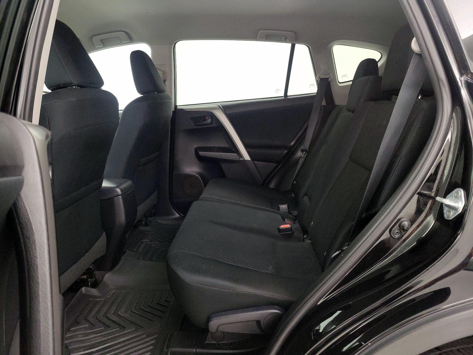 Thumbnail: 2016 Toyota RAV4 - 19