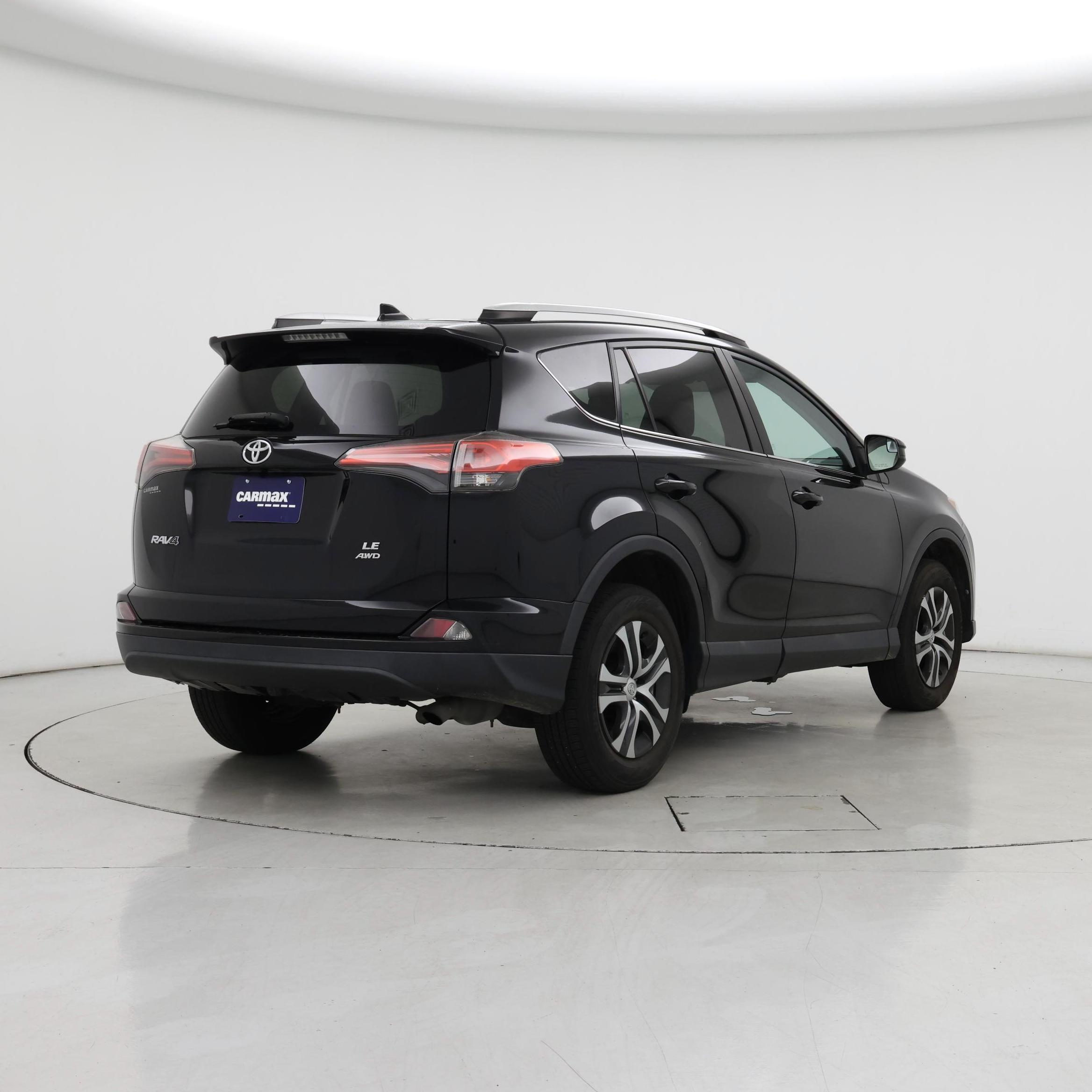 Thumbnail: 2016 Toyota RAV4 - 8