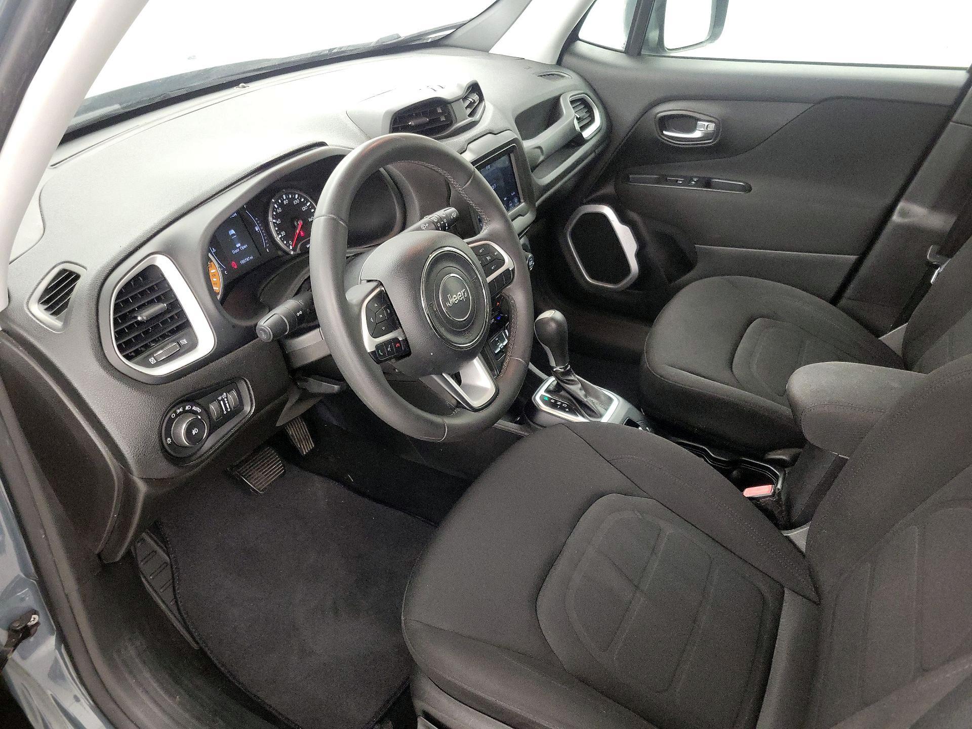 Thumbnail: 2018 Jeep Renegade - 11