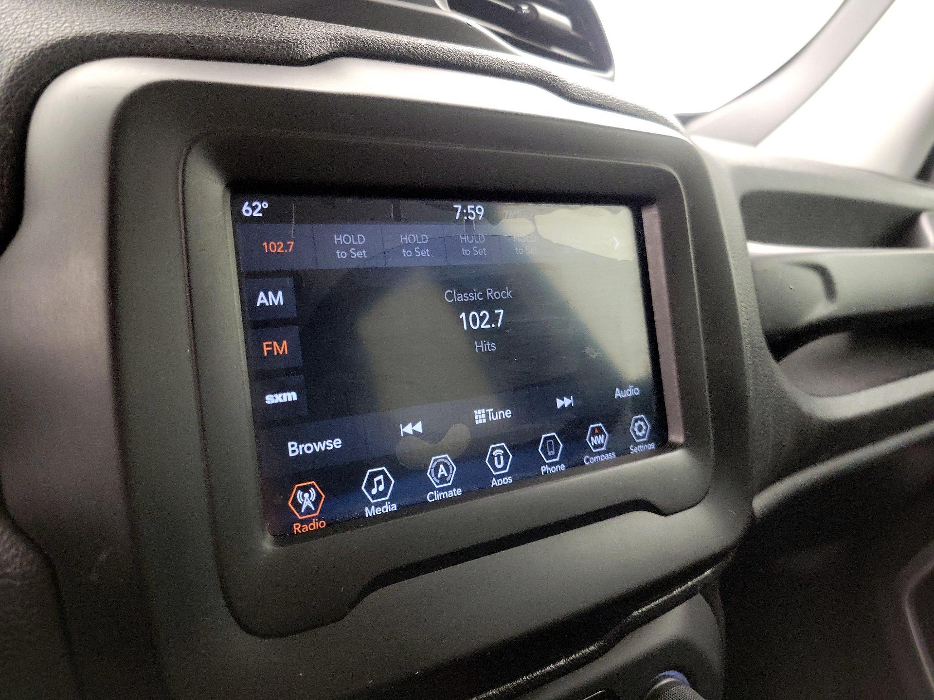 Thumbnail: 2018 Jeep Renegade - 15