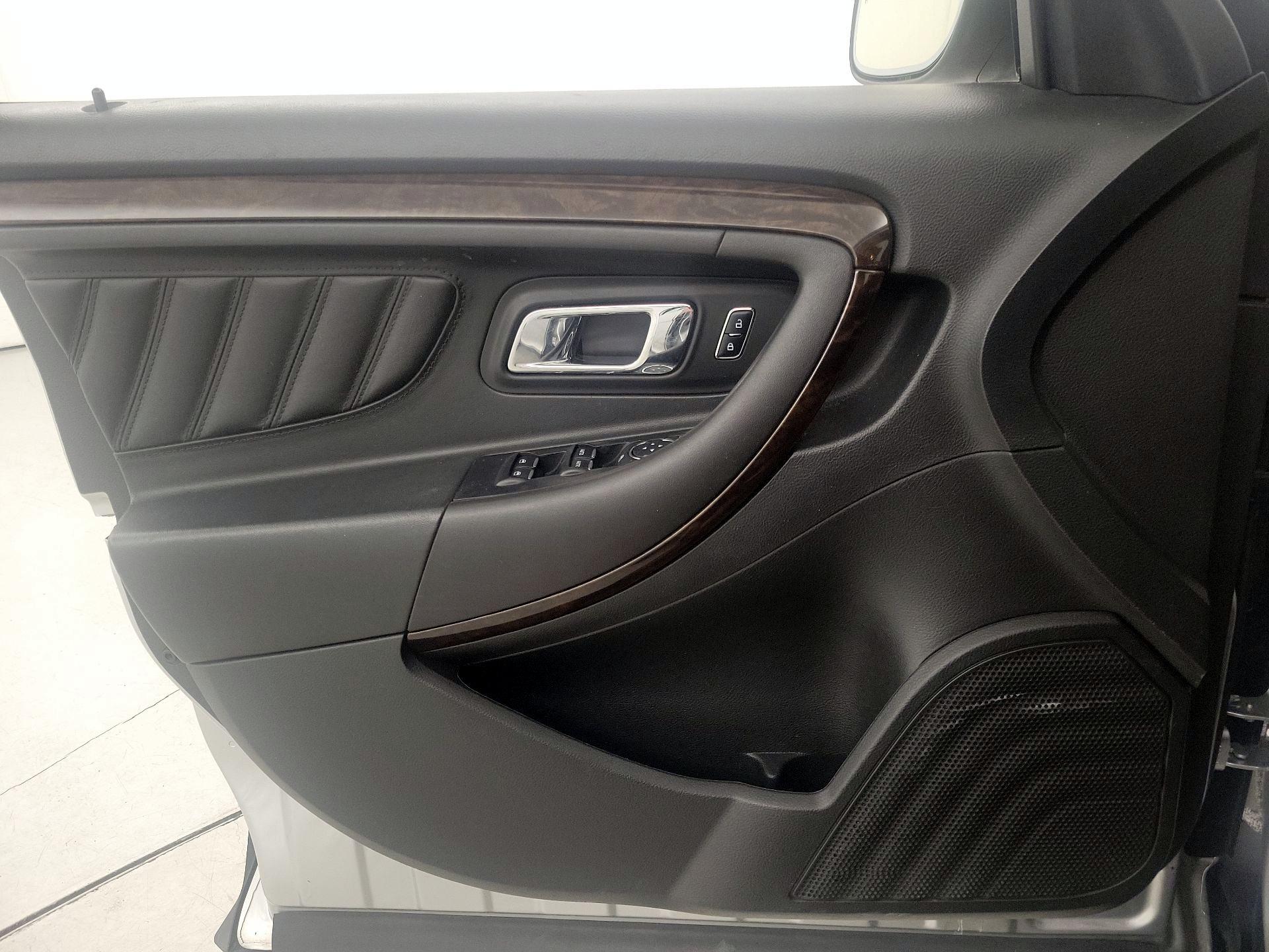 Thumbnail: 2017 Ford Taurus - 12