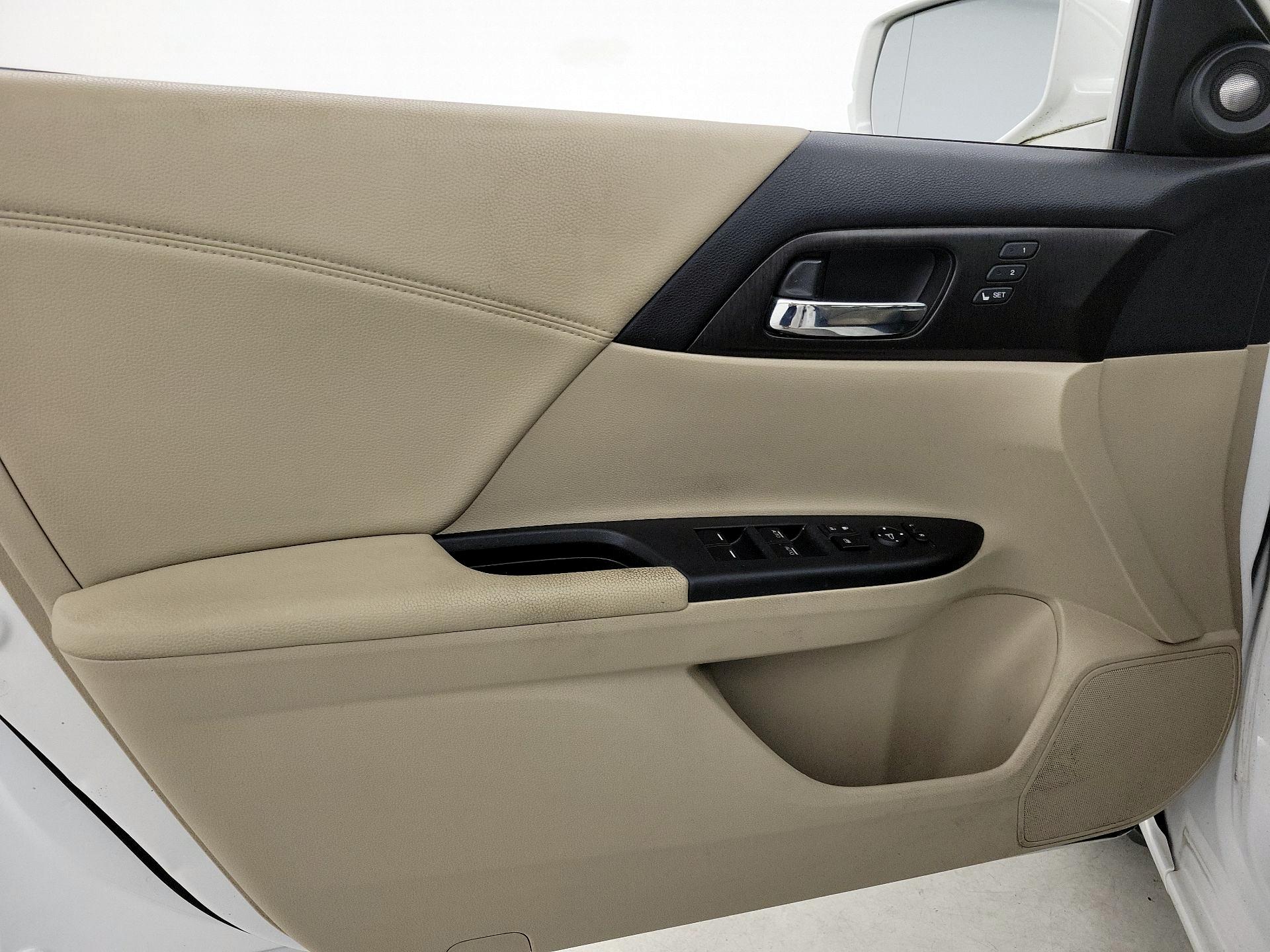 Thumbnail: 2015 Honda Accord - 12