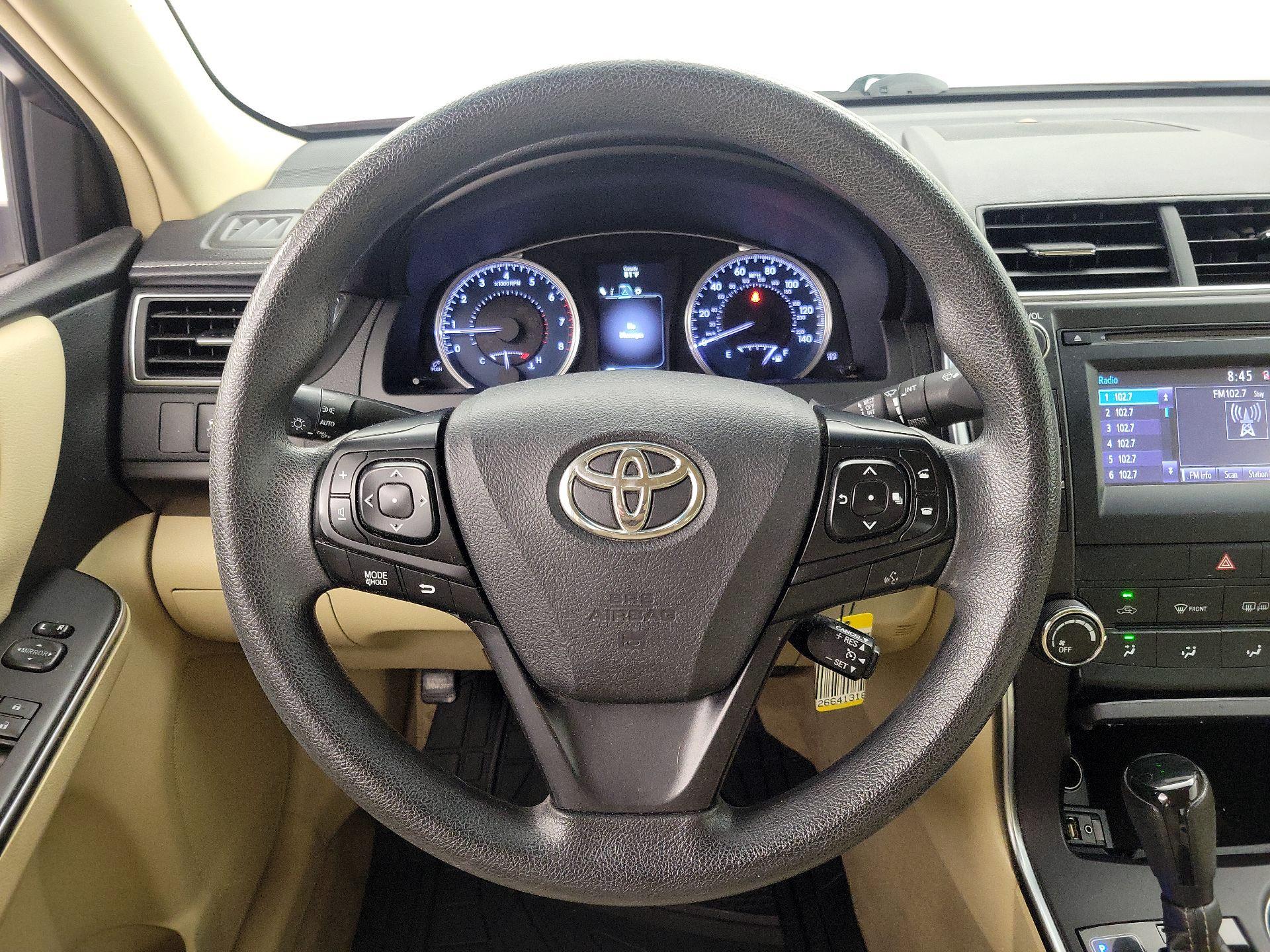 Thumbnail: 2017 Toyota Camry - 10
