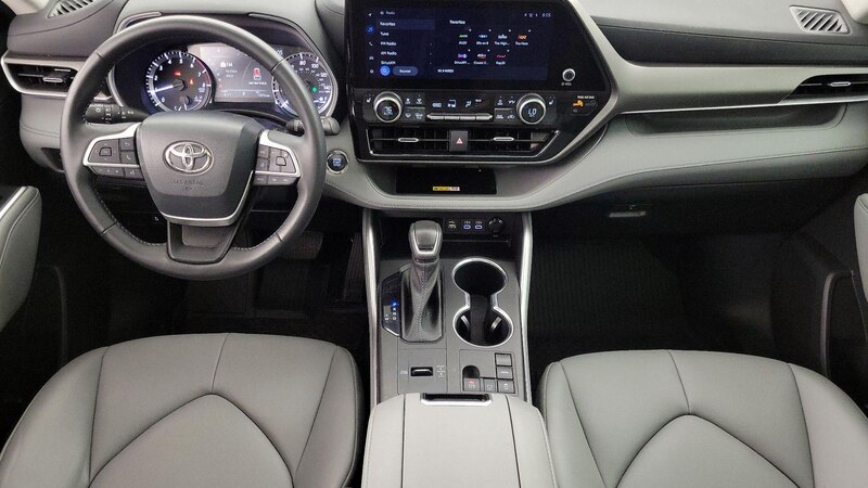 2023 Toyota Highlander XLE 9