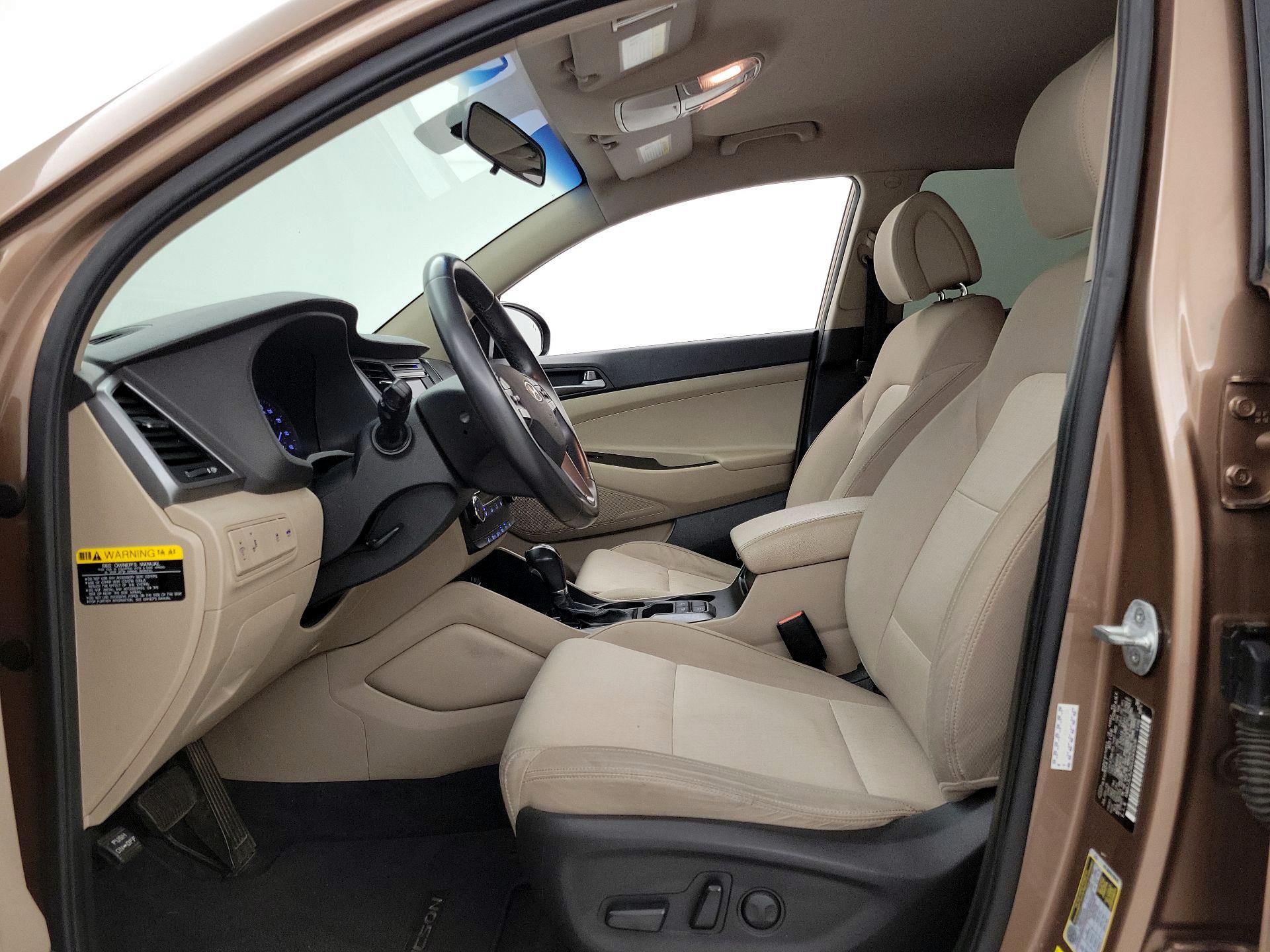 Thumbnail: 2016 Hyundai Tucson - 11