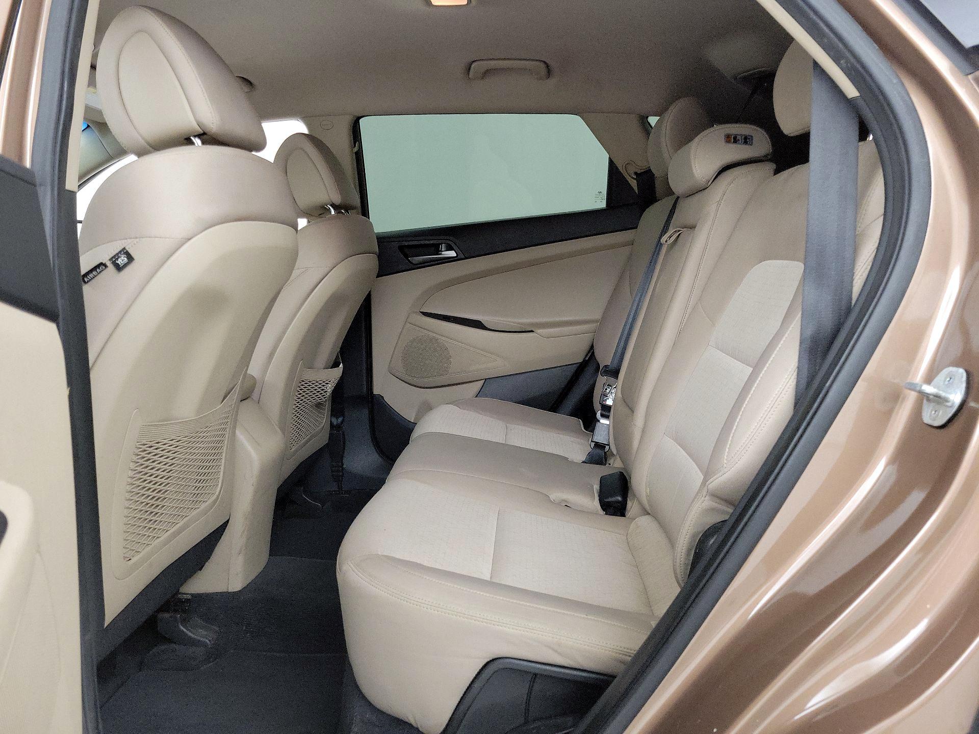 Thumbnail: 2016 Hyundai Tucson - 19