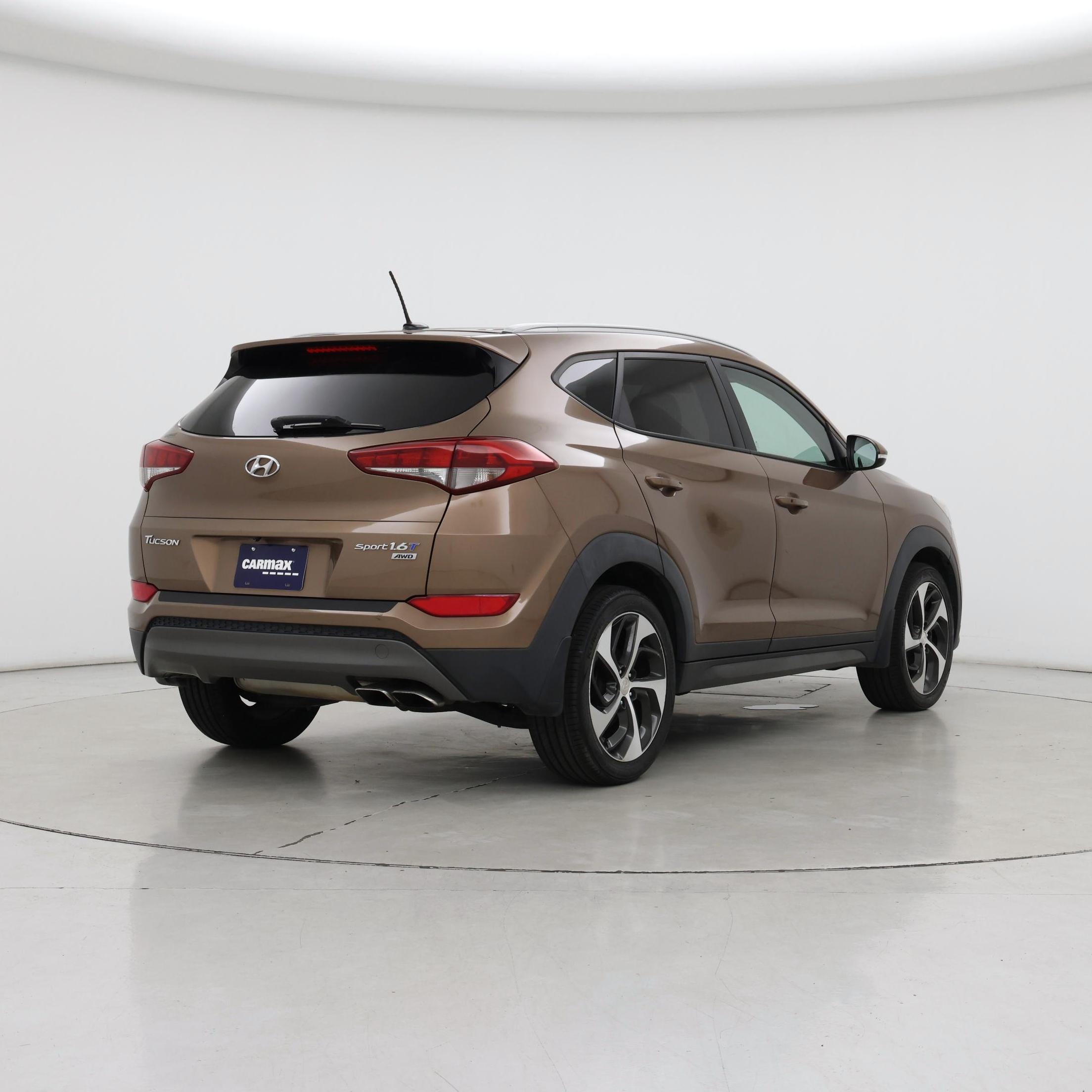 Thumbnail: 2016 Hyundai Tucson - 8
