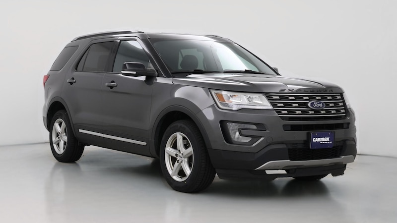 2017 Ford Explorer XLT Hero Image