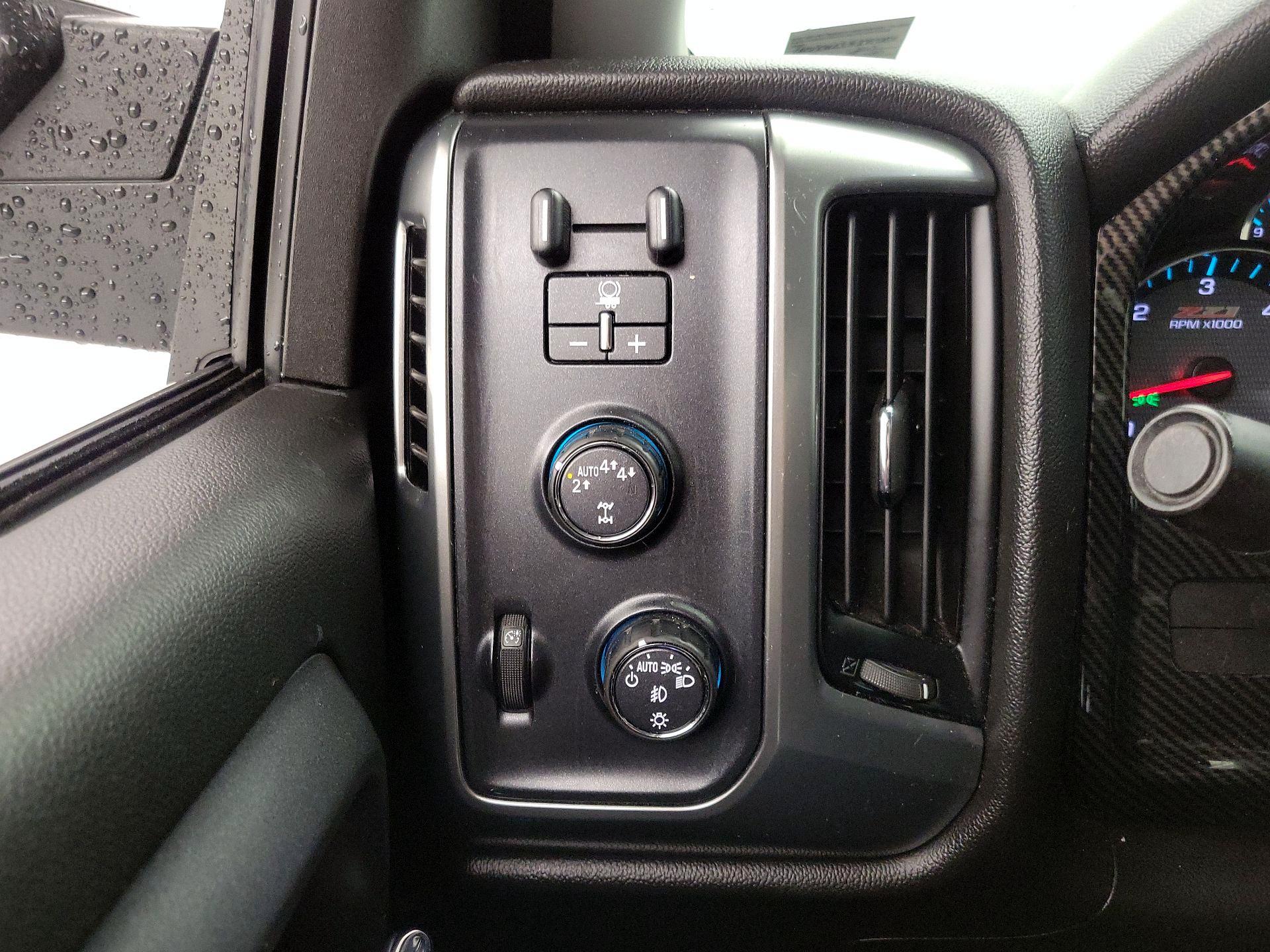 Thumbnail: 2017 Chevrolet Silverado 1500 - 13
