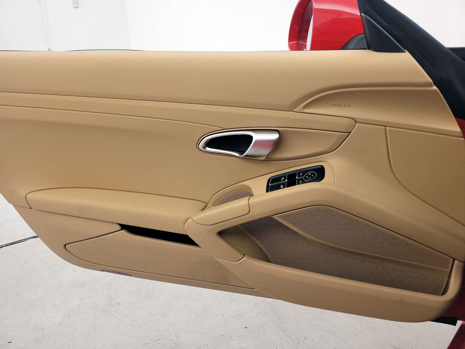 Thumbnail: 2014 Porsche Cayman - 12