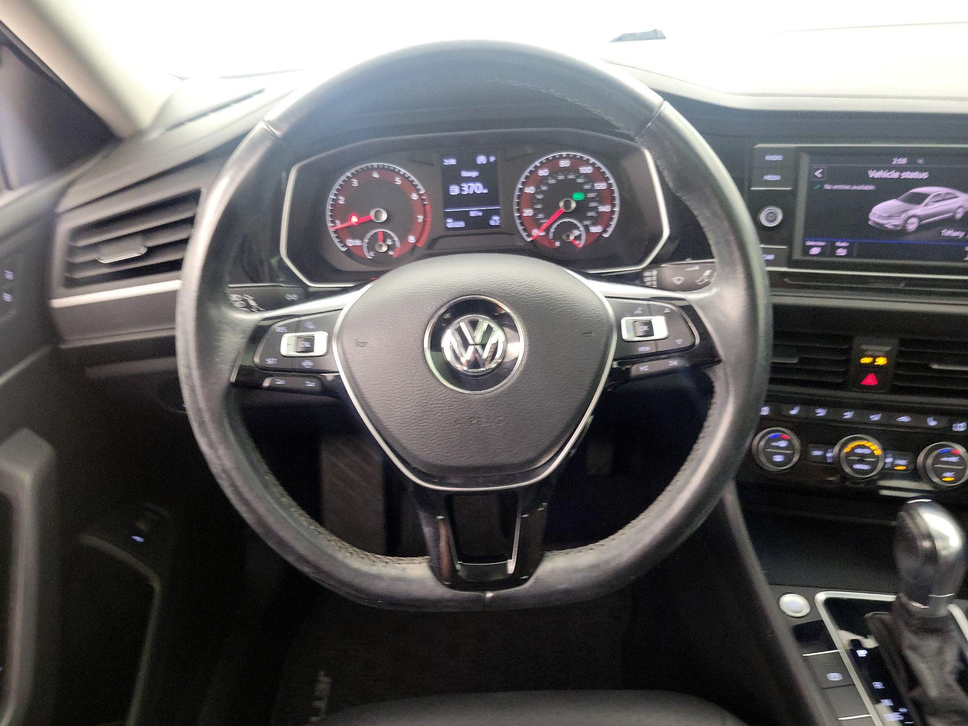 Thumbnail: 2019 Volkswagen Jetta - 10