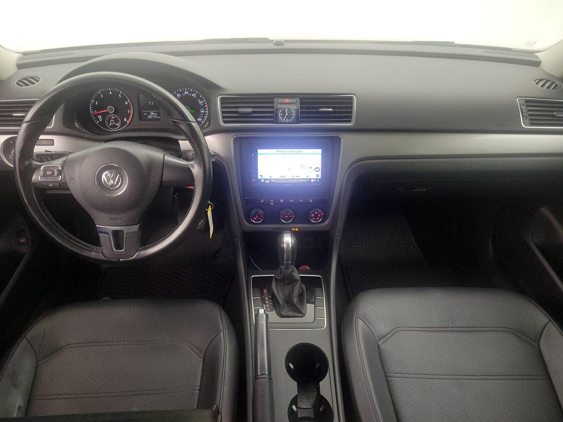 Thumbnail: 2015 Volkswagen Passat - 9