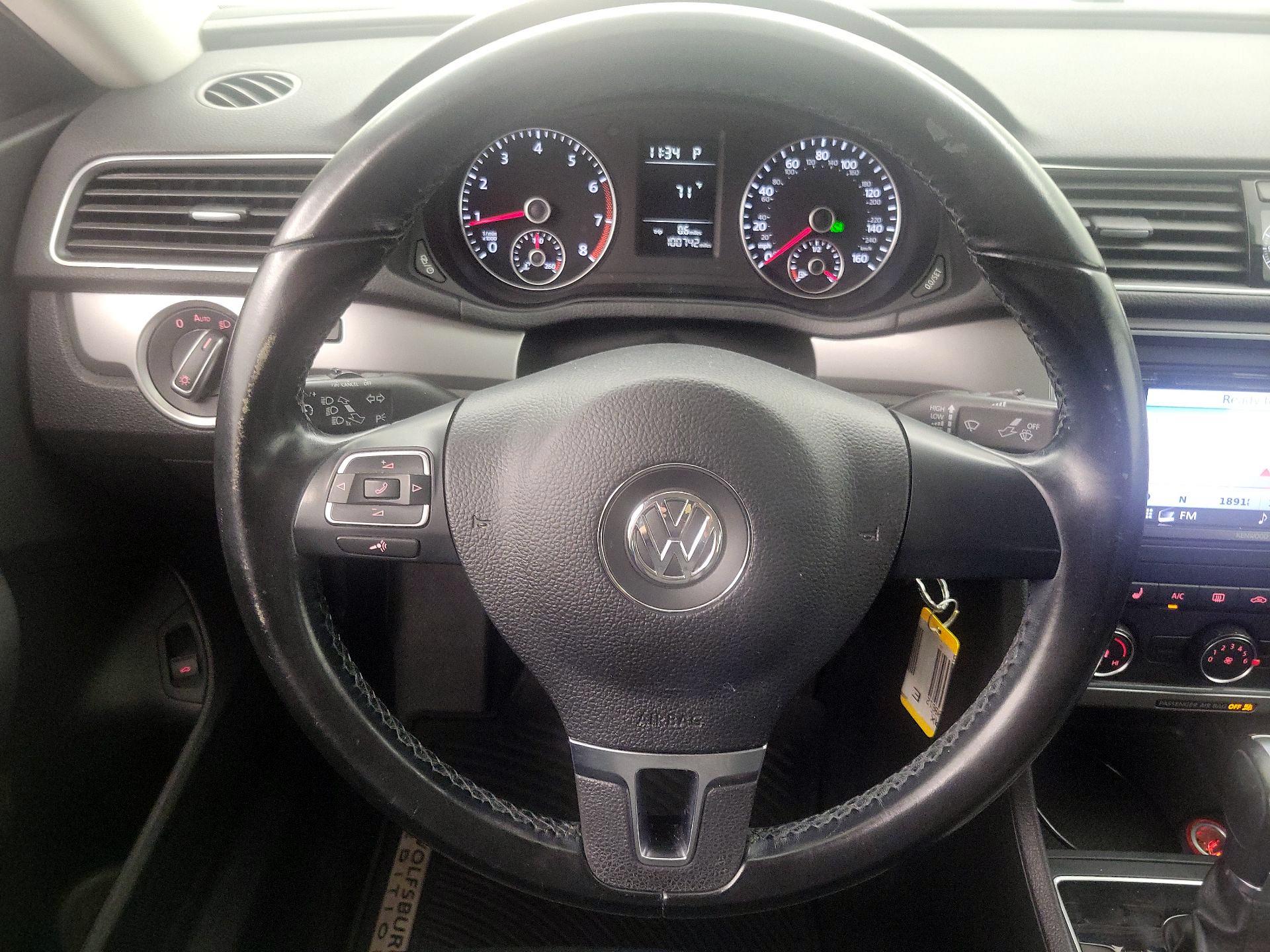Thumbnail: 2015 Volkswagen Passat - 10