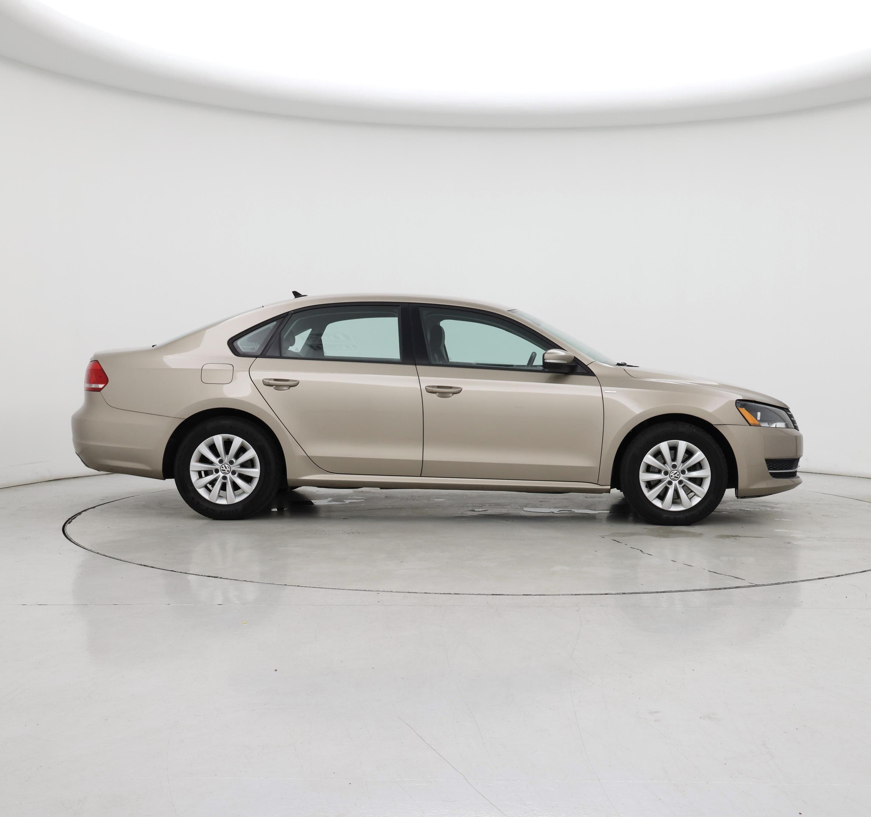 Thumbnail: 2015 Volkswagen Passat - 7