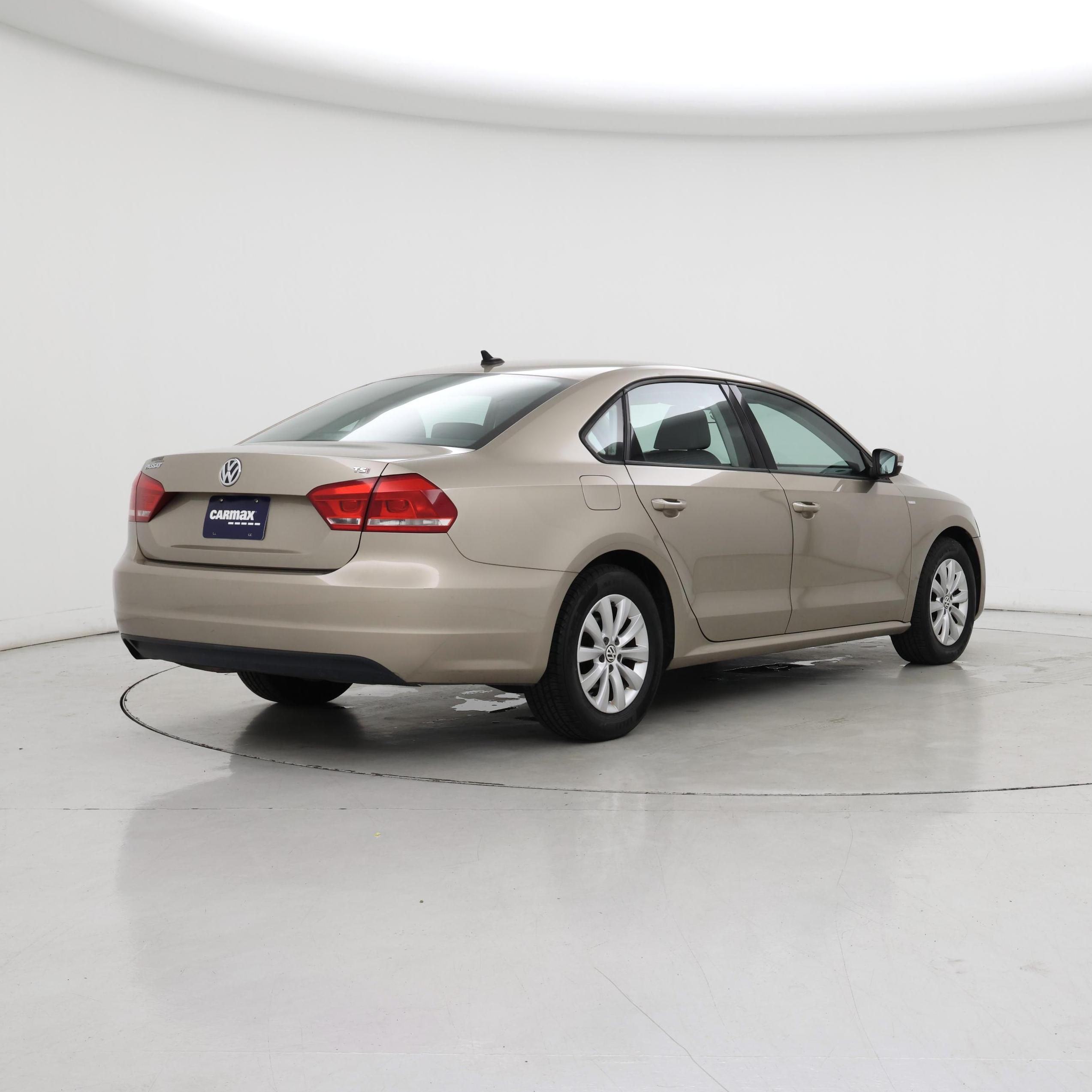 Thumbnail: 2015 Volkswagen Passat - 8