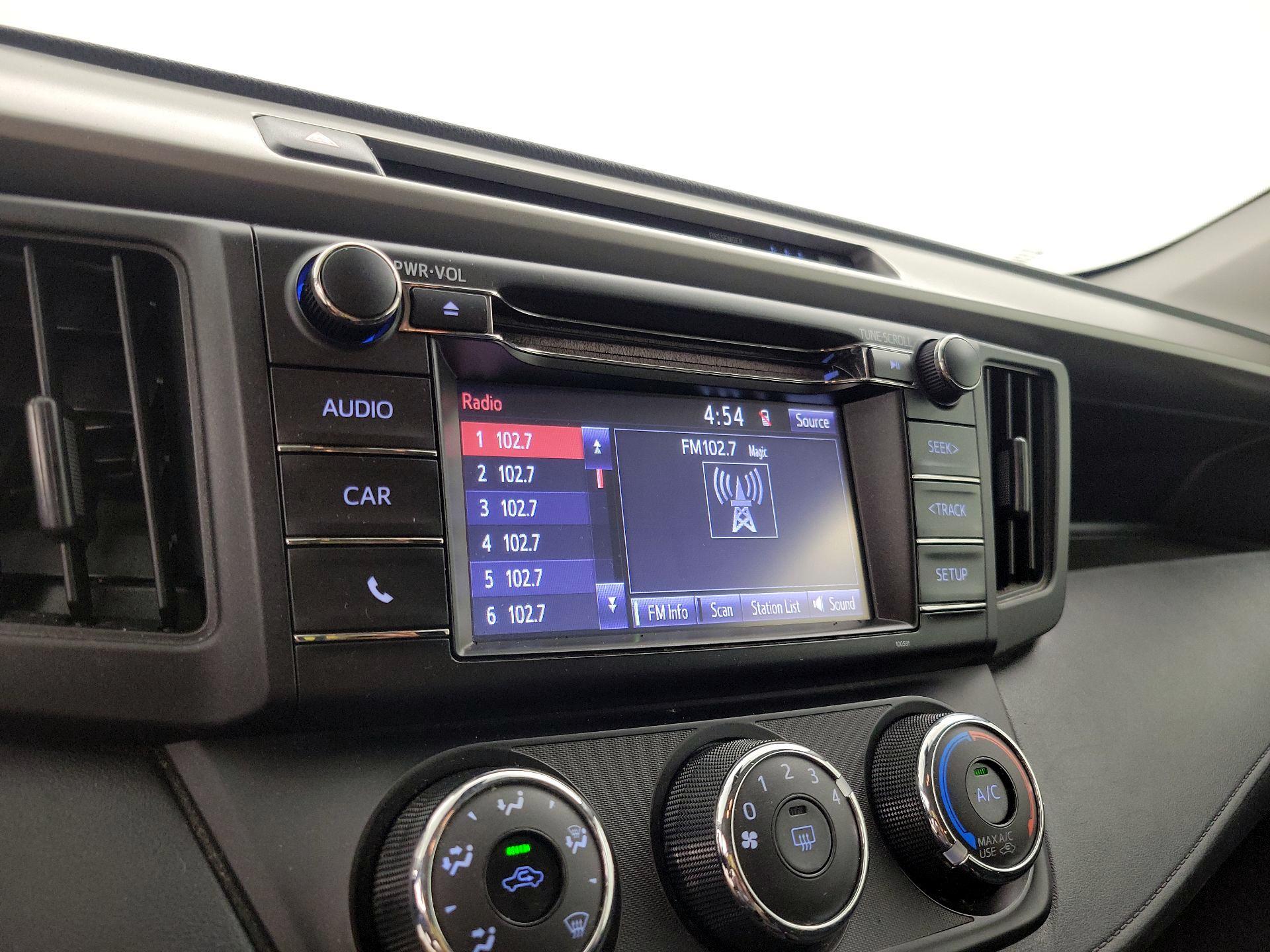 Thumbnail: 2017 Toyota RAV4 - 15