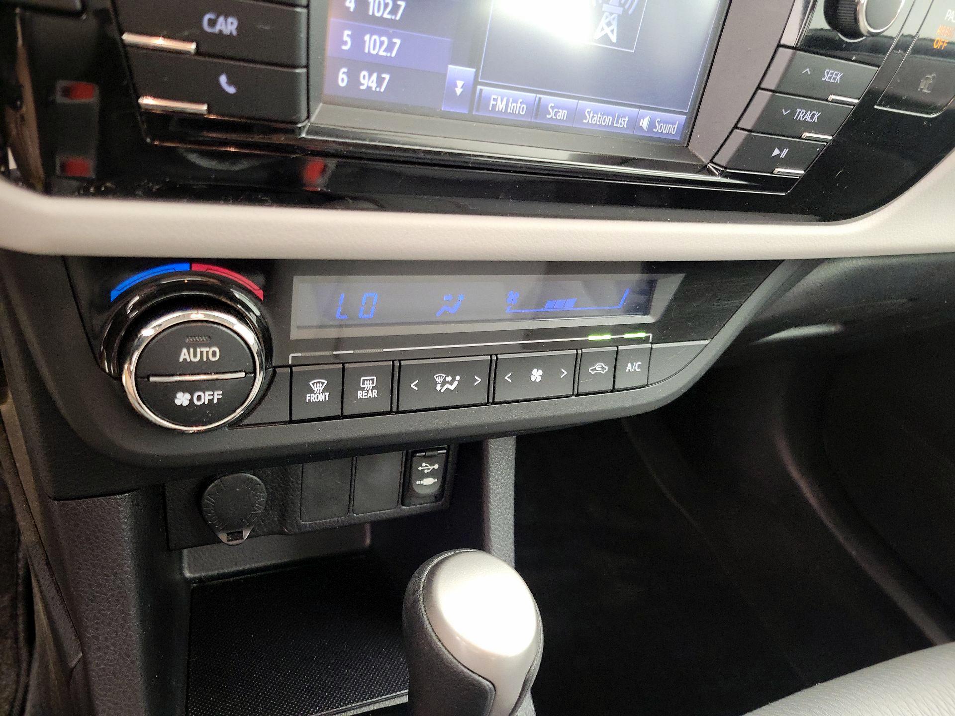Thumbnail: 2016 Toyota Corolla - 16