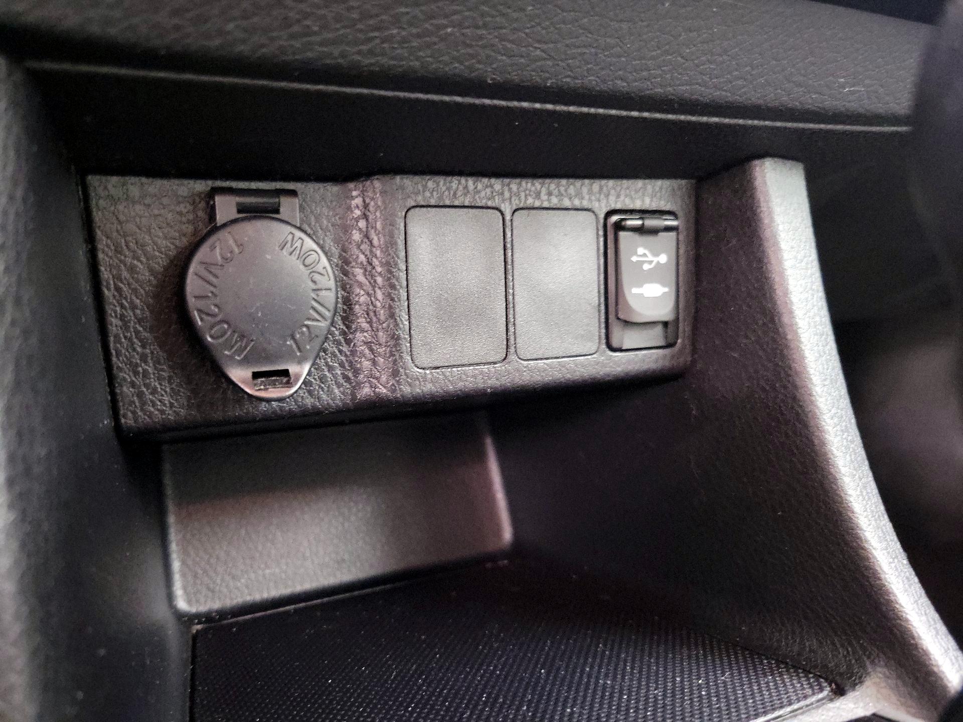Thumbnail: 2016 Toyota Corolla - 18