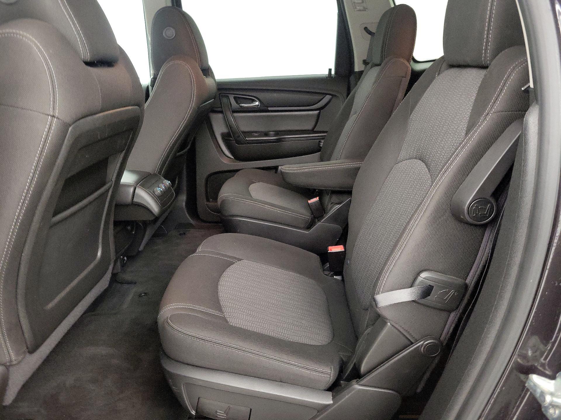 Thumbnail: 2017 Chevrolet Traverse - 19