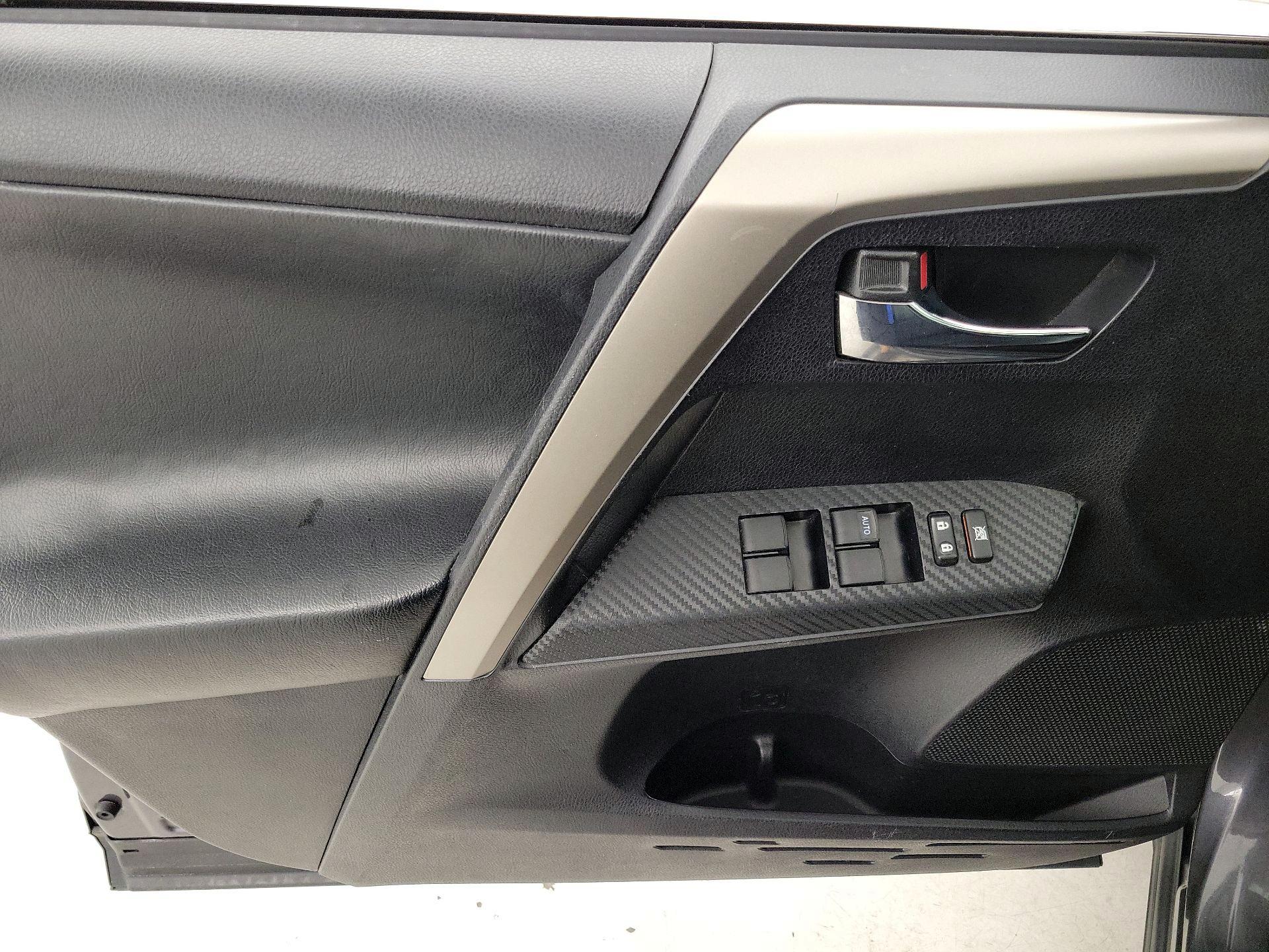 Thumbnail: 2014 Toyota RAV4 - 12