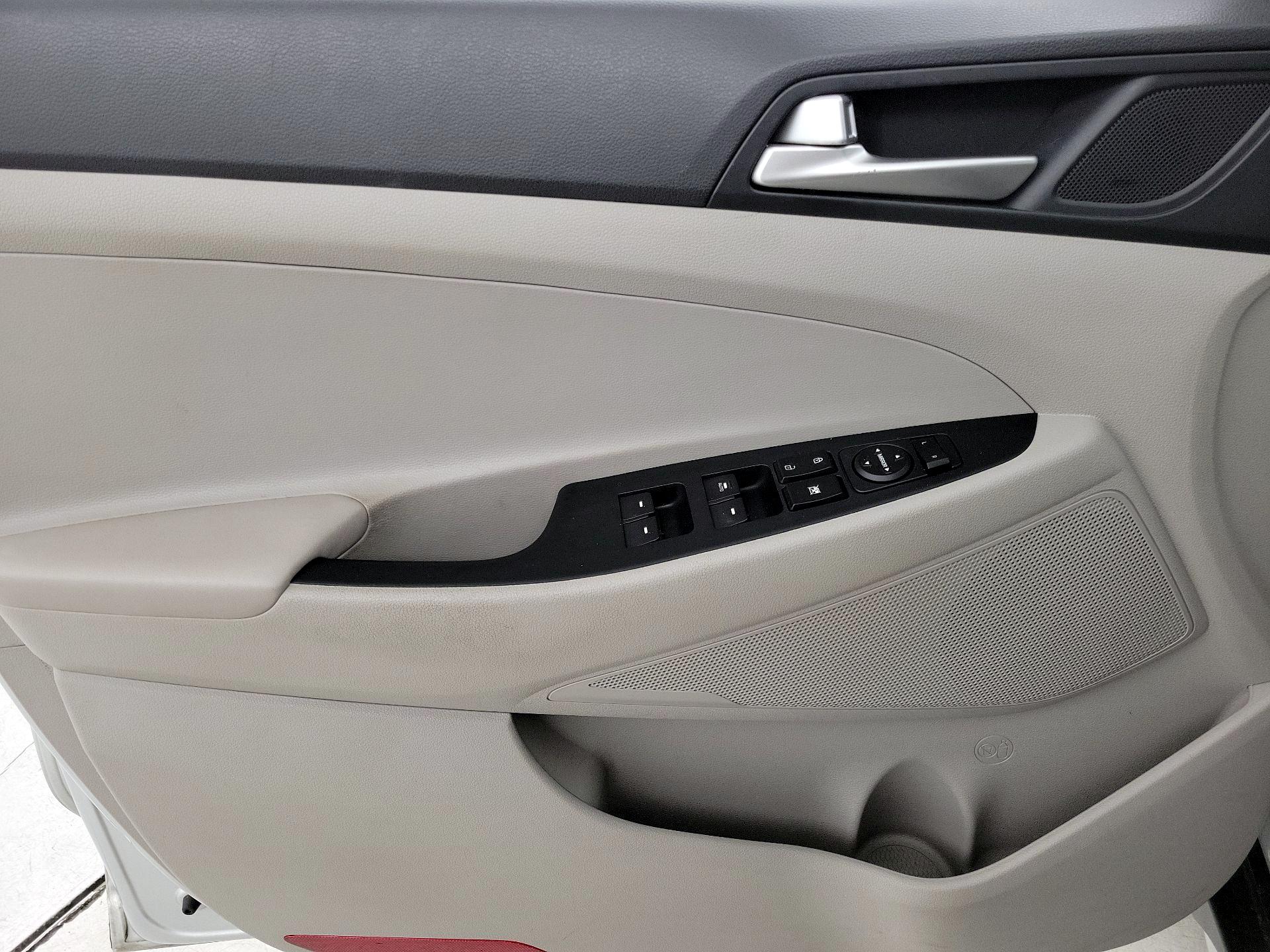 Thumbnail: 2019 Hyundai Tucson - 12