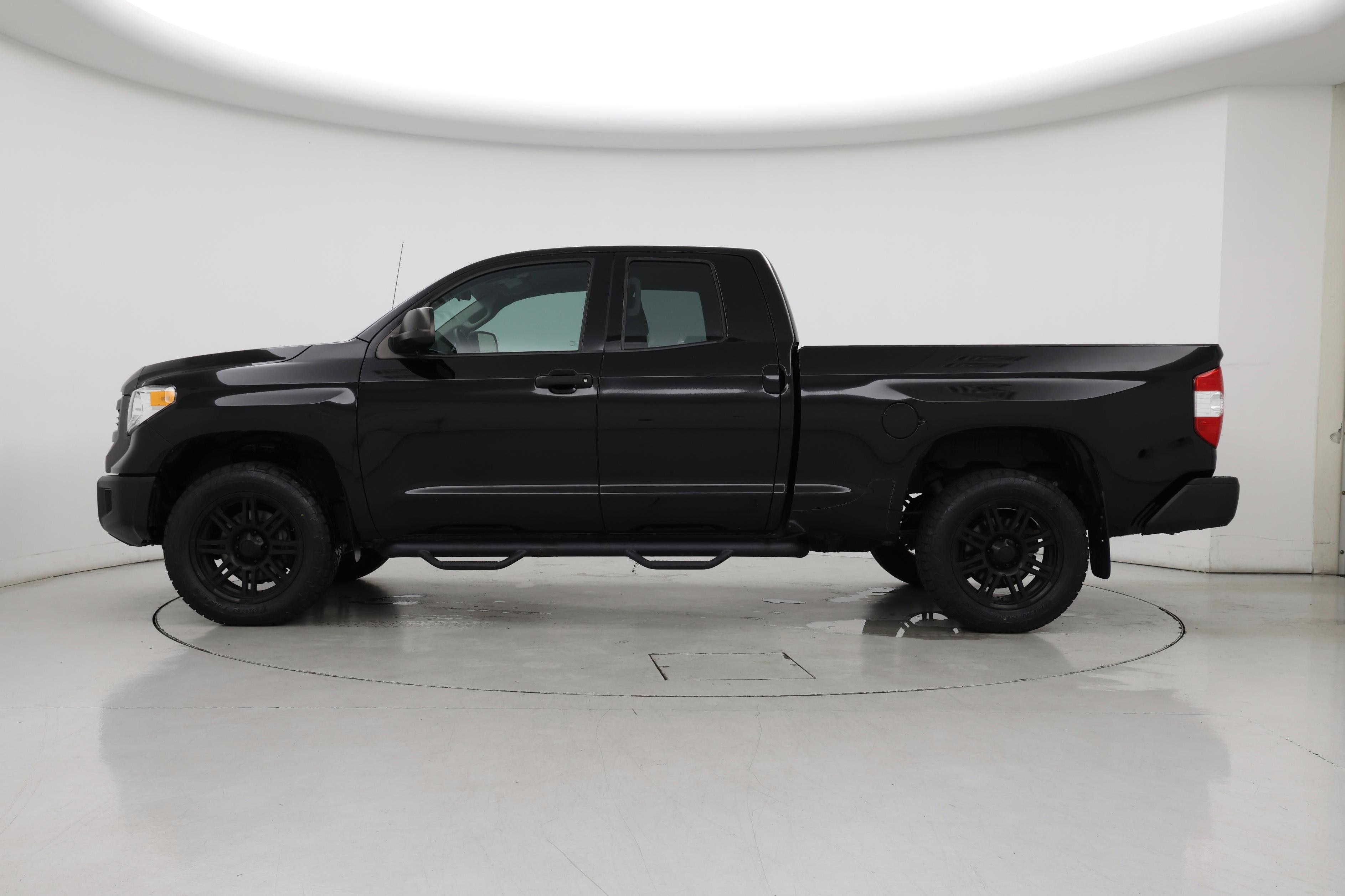 Thumbnail: 2017 Toyota Tundra - 3