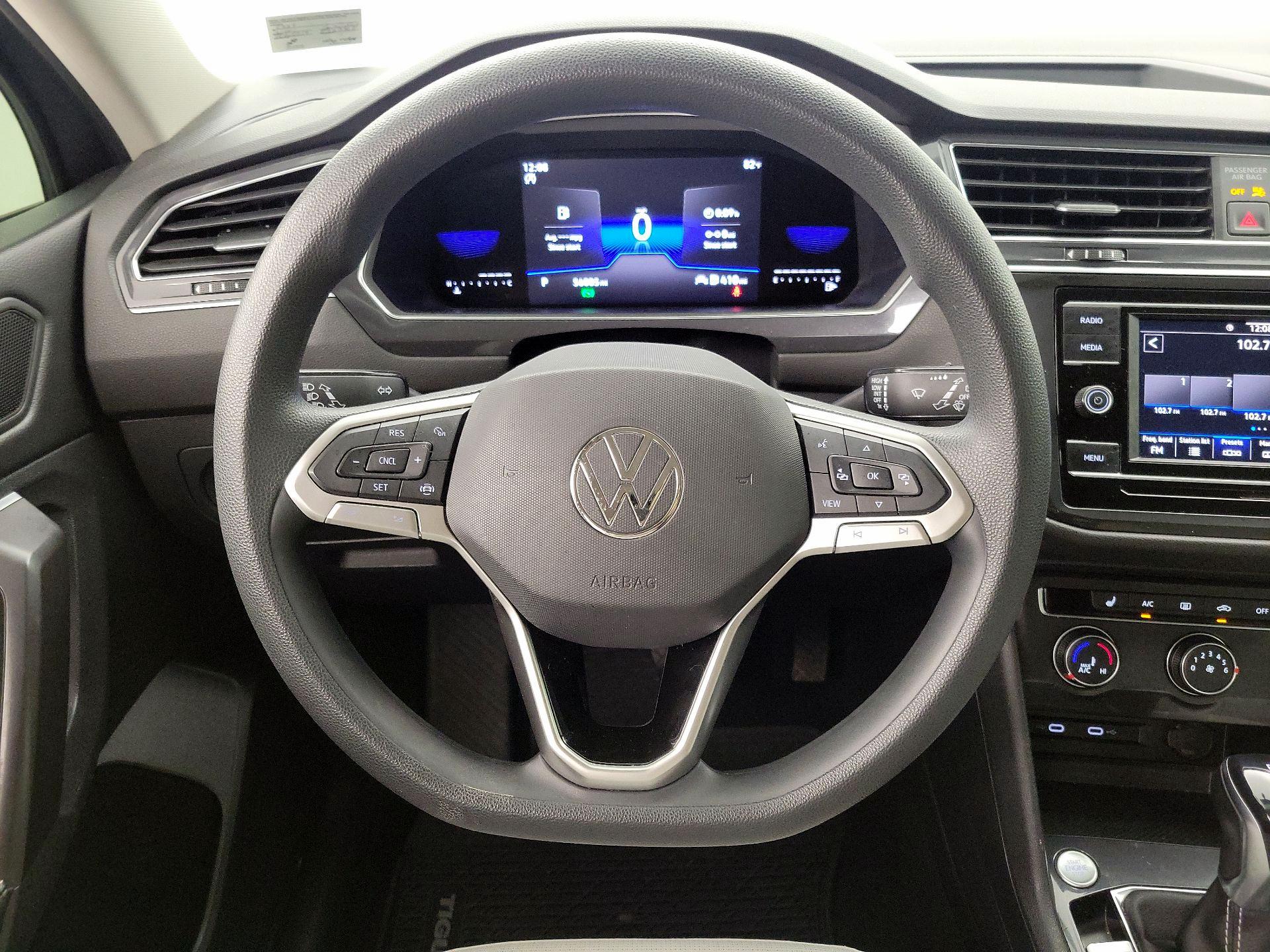 Thumbnail: 2022 Volkswagen Tiguan - 10