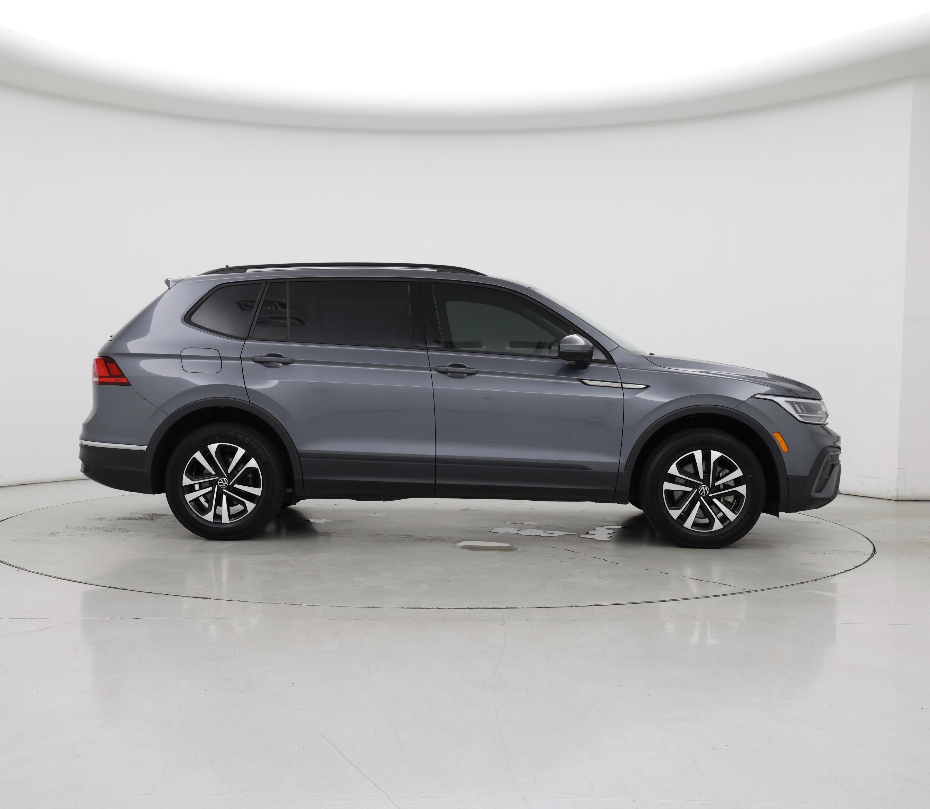 Thumbnail: 2022 Volkswagen Tiguan - 7
