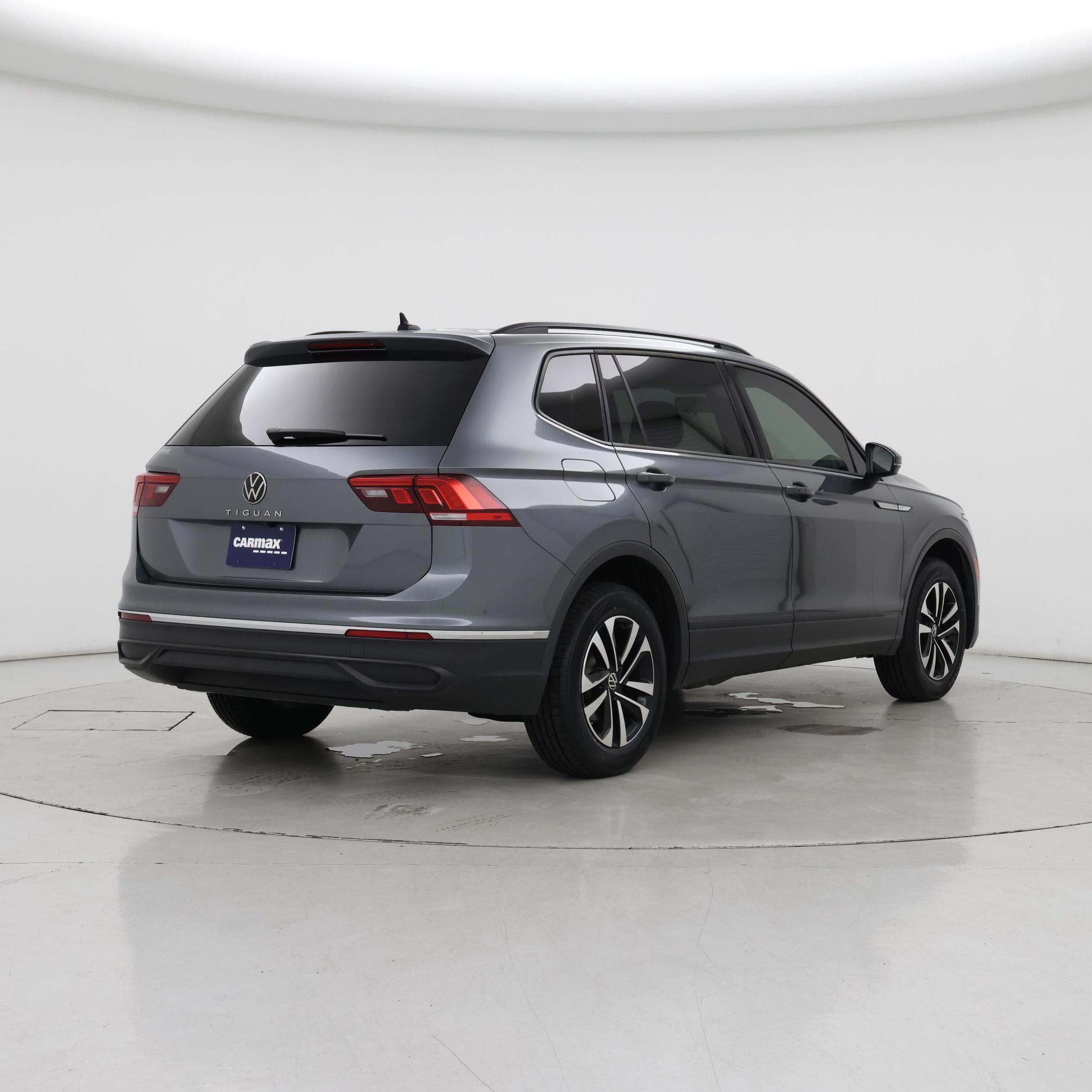 Thumbnail: 2022 Volkswagen Tiguan - 8