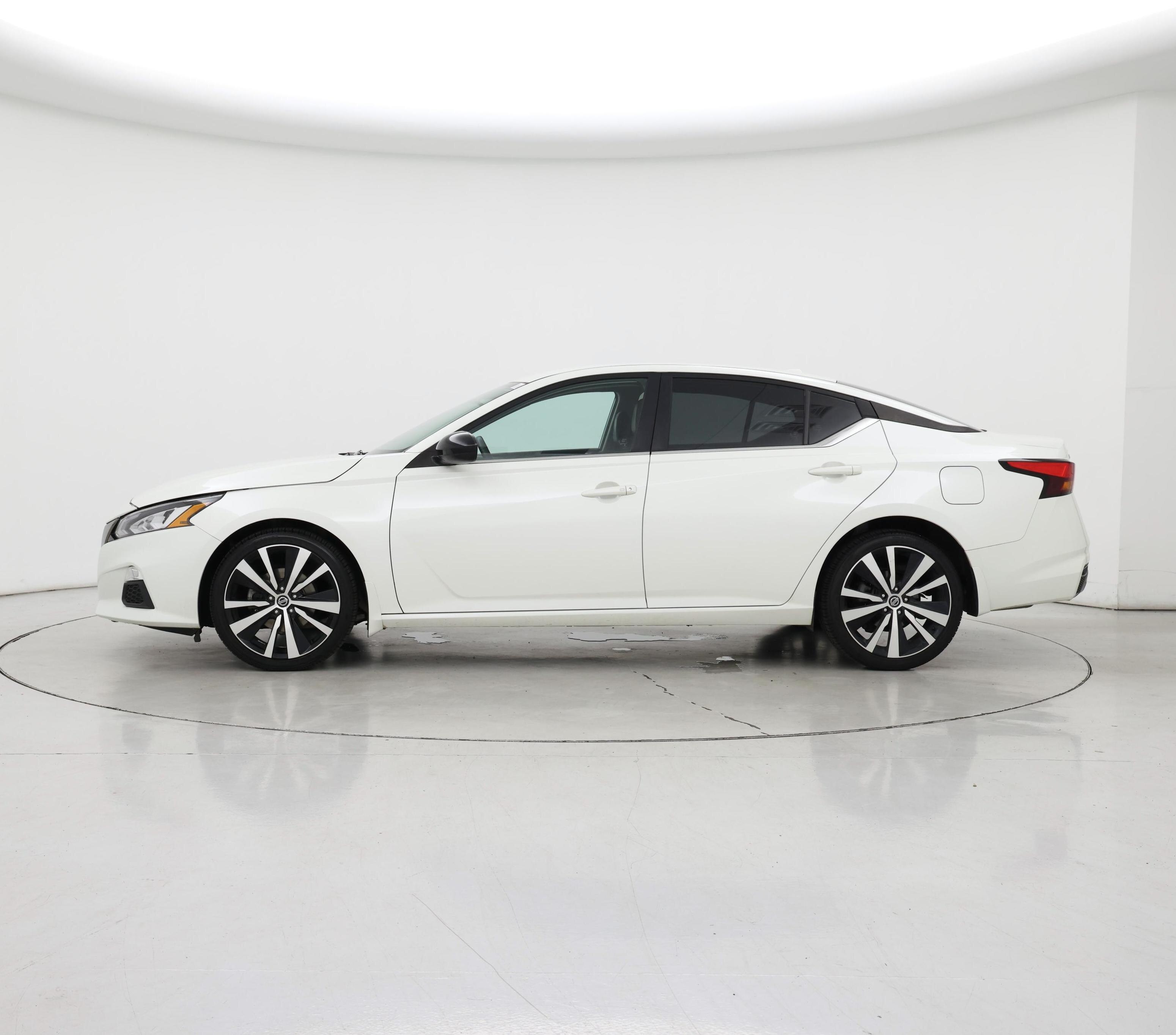 Thumbnail: 2020 Nissan Altima - 3