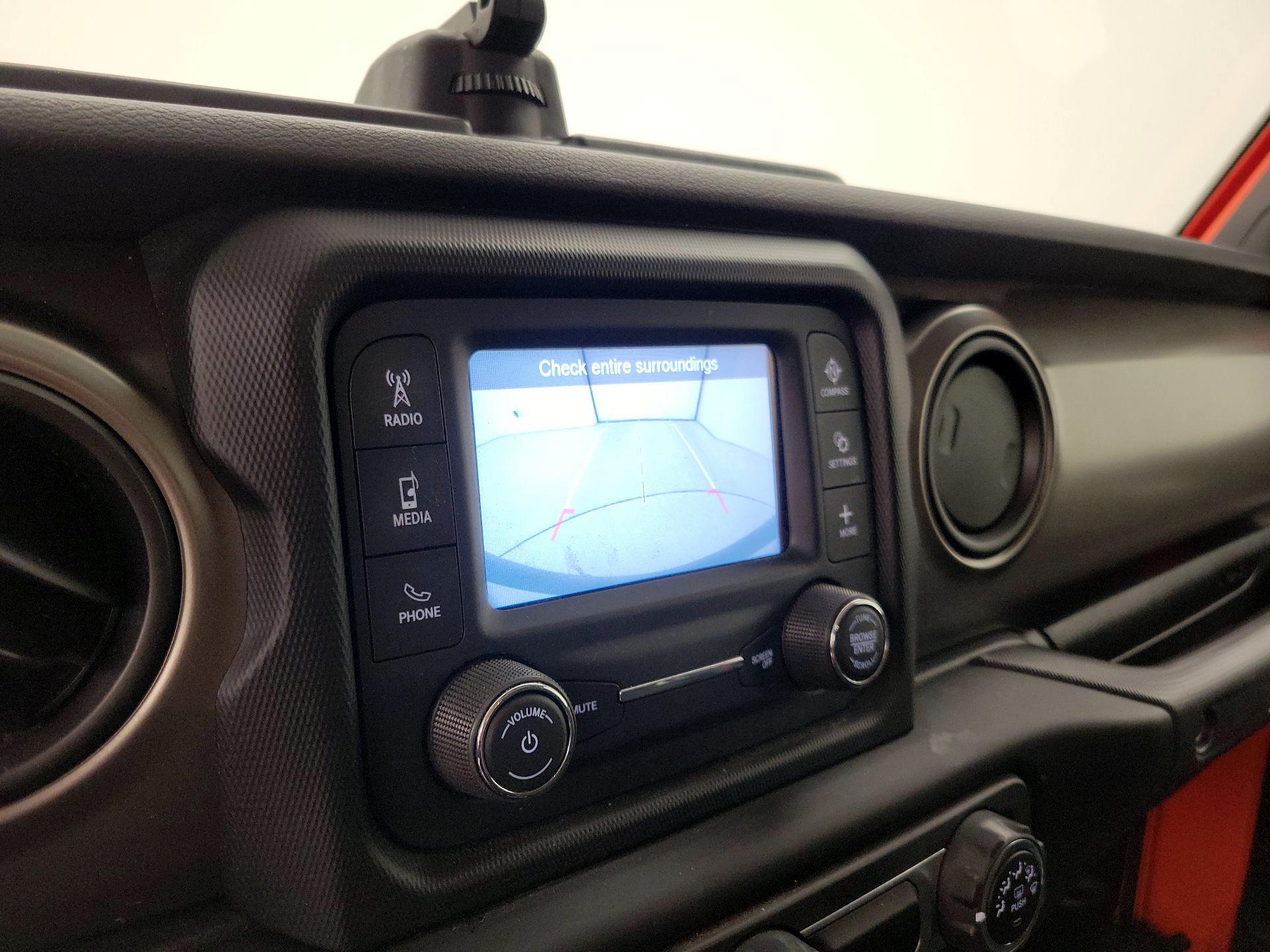 Thumbnail: 2018 Jeep Wrangler - 14