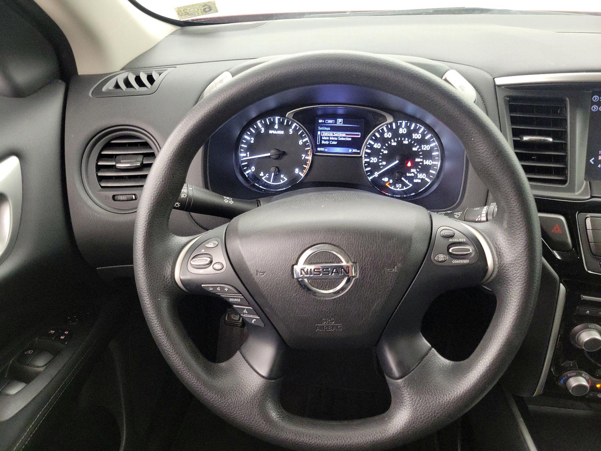 Thumbnail: 2017 Nissan Pathfinder - 10
