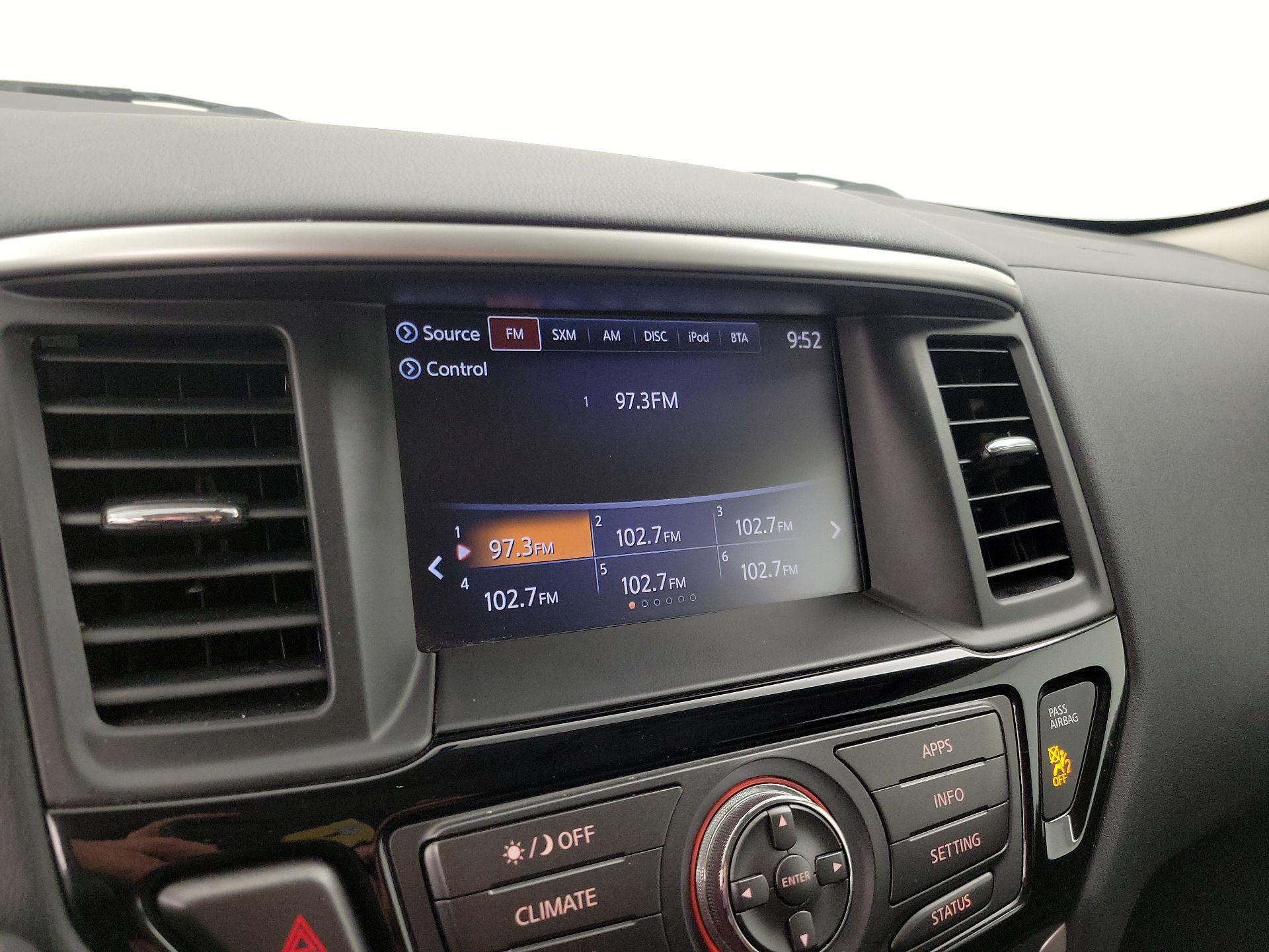 Thumbnail: 2017 Nissan Pathfinder - 15