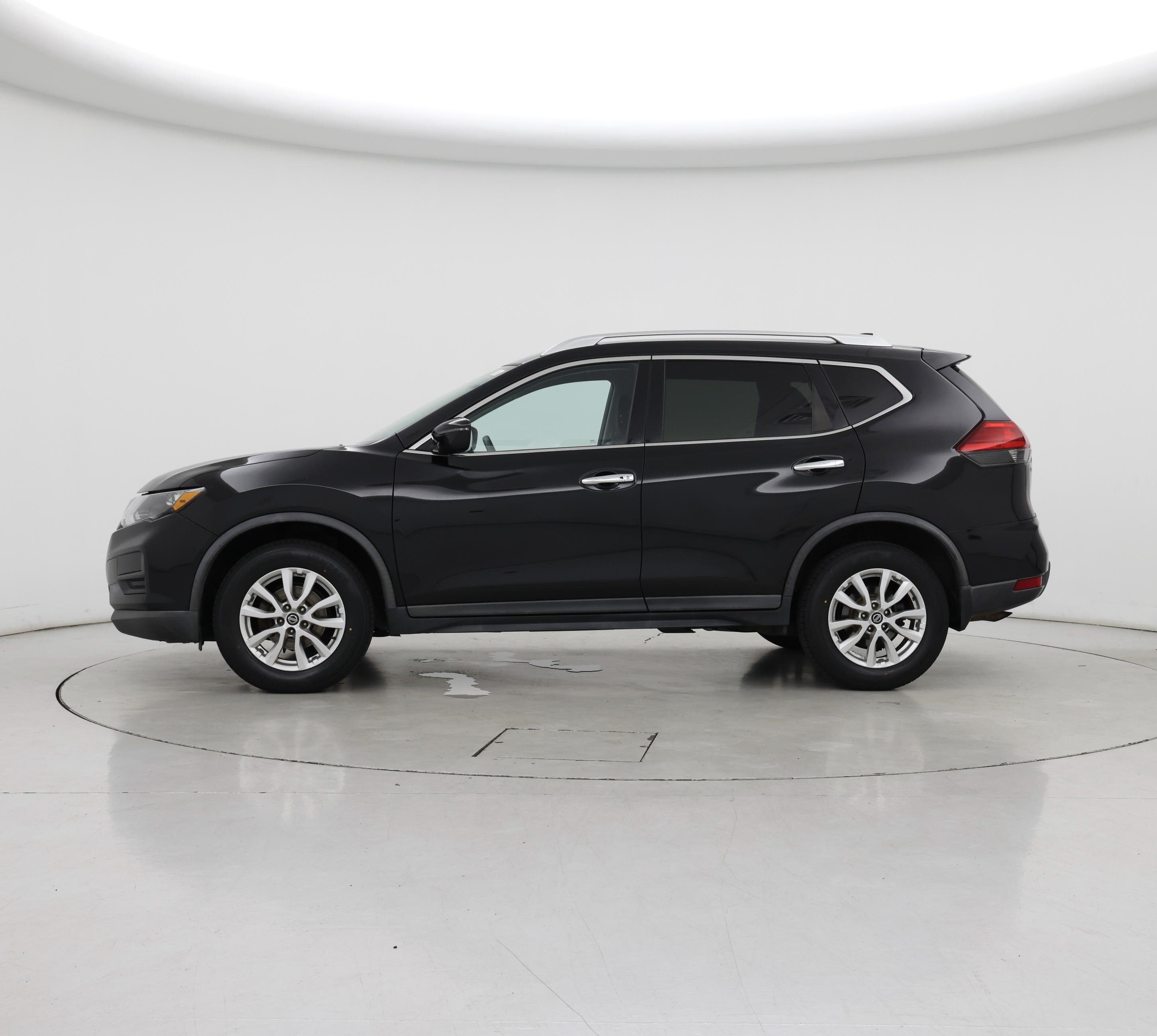 Thumbnail: 2017 Nissan Rogue - 3